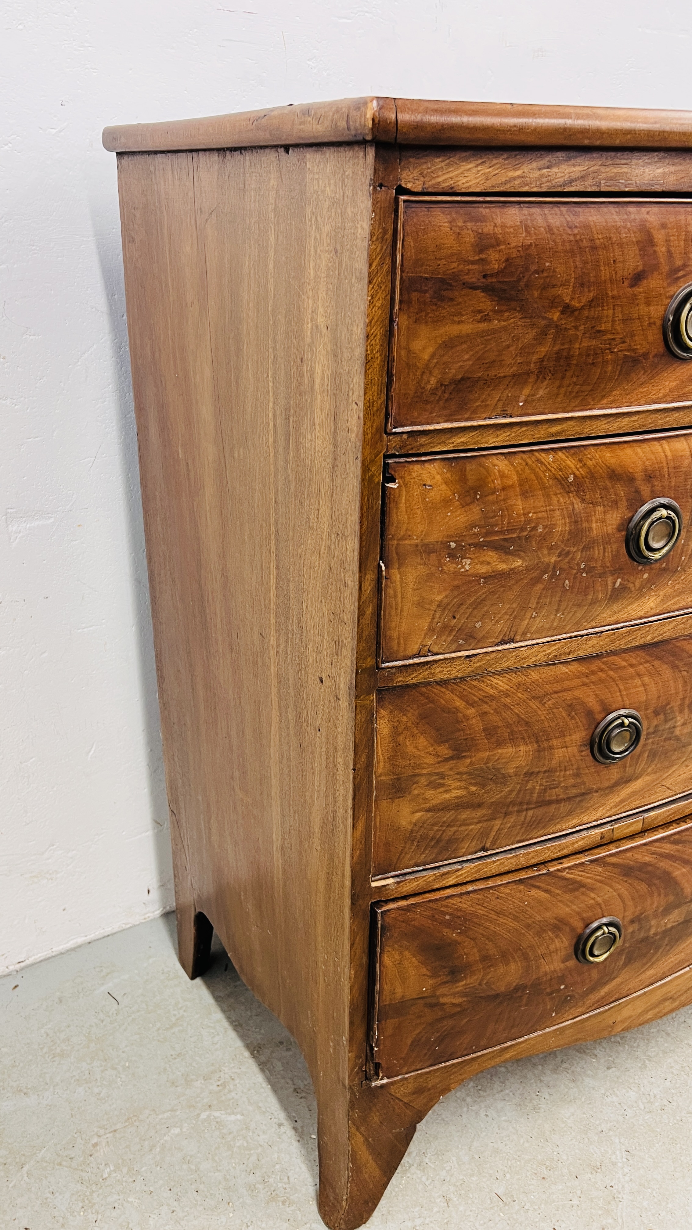 A MAHOGANY BOW FRONTED TWO OVER THREE CHEST OF DRAWERS, W 106CM, D 54CM, H 104CM. - Image 6 of 10