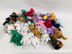 APPROXIMATELY 25 COLLECTORS TY BEANIE BEARS.