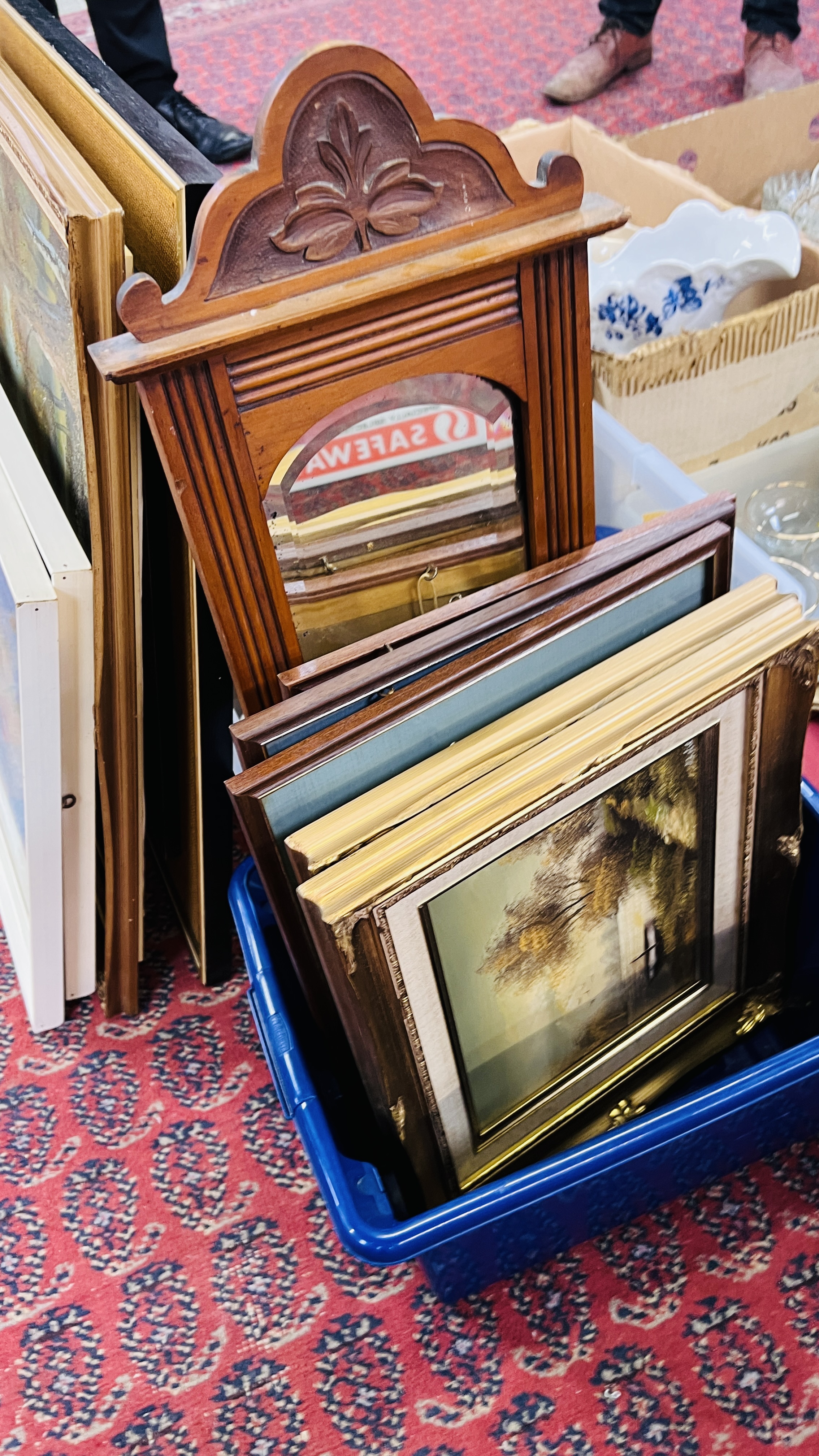 9 X BOXES OF ASSORTED HOUSEHOLD SUNDRIES TO INCLUDE GLASS AND CHINA WARE, GERMAN GLAZED POTTERY, - Image 16 of 20