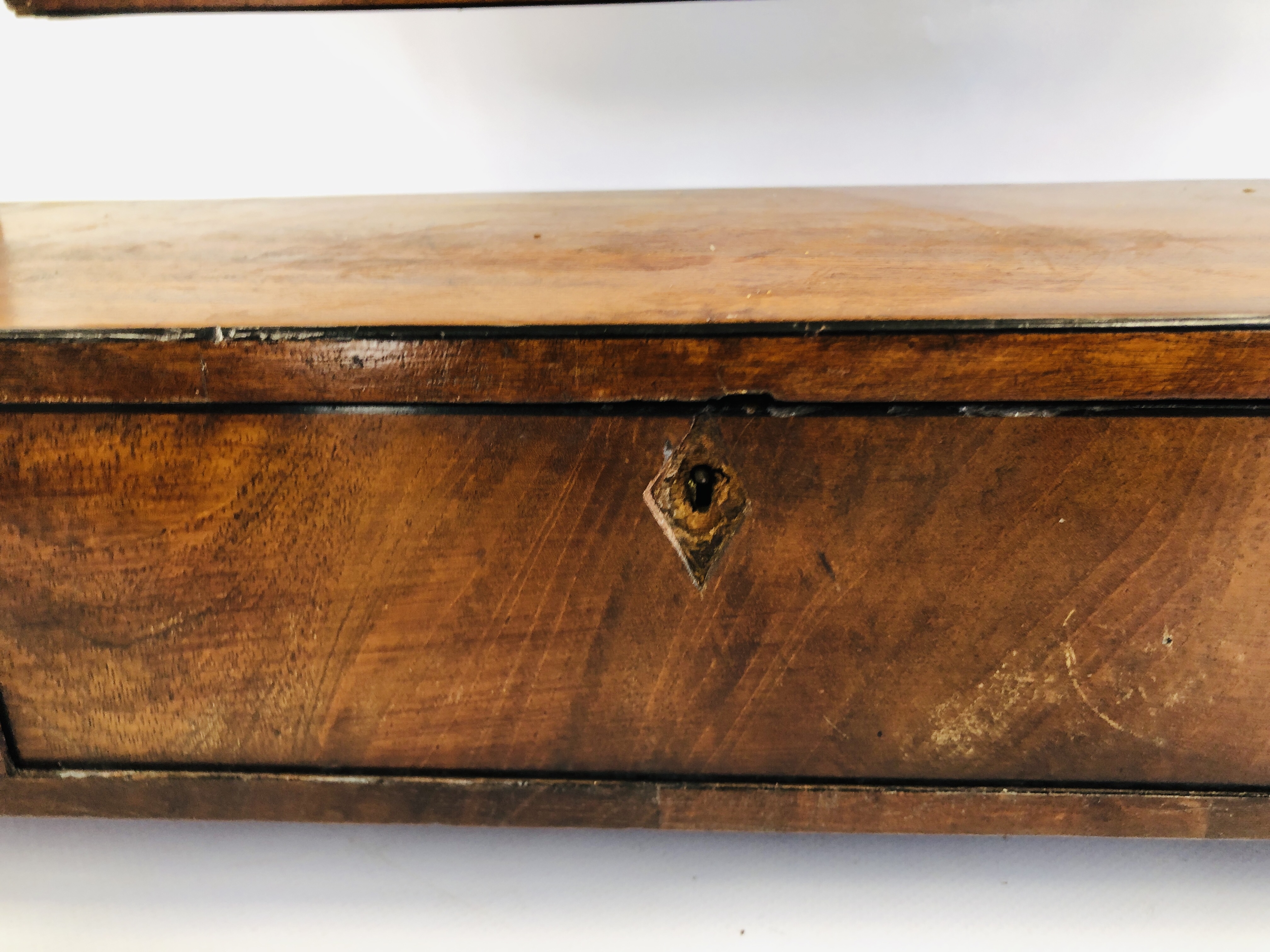 ANTIQUE MAHOGANY TOILET MIRROR WITH THREE DRAWERS. - Image 3 of 13