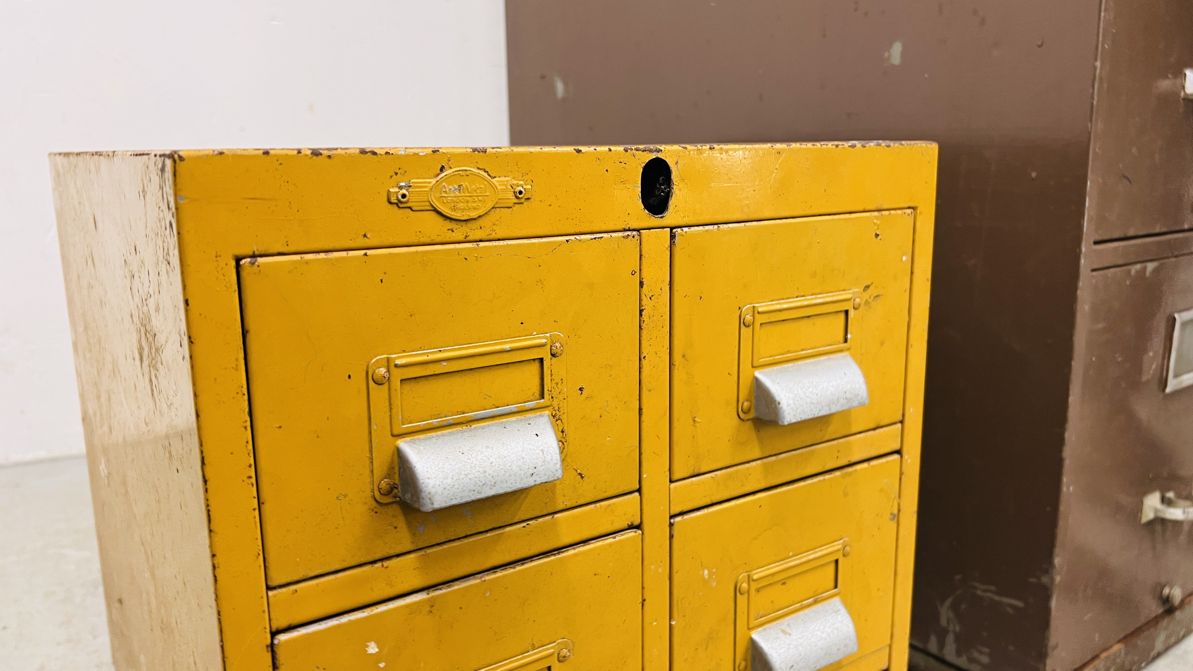 A VINTAGE YELLOW SIX DRAWER STEEL FILING CHEST BEARING MAKERS PLAQUE ART METAL, - Image 4 of 13