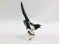 A USSR CALLING MAGPIE FIGURE HEIGHT 25CM.