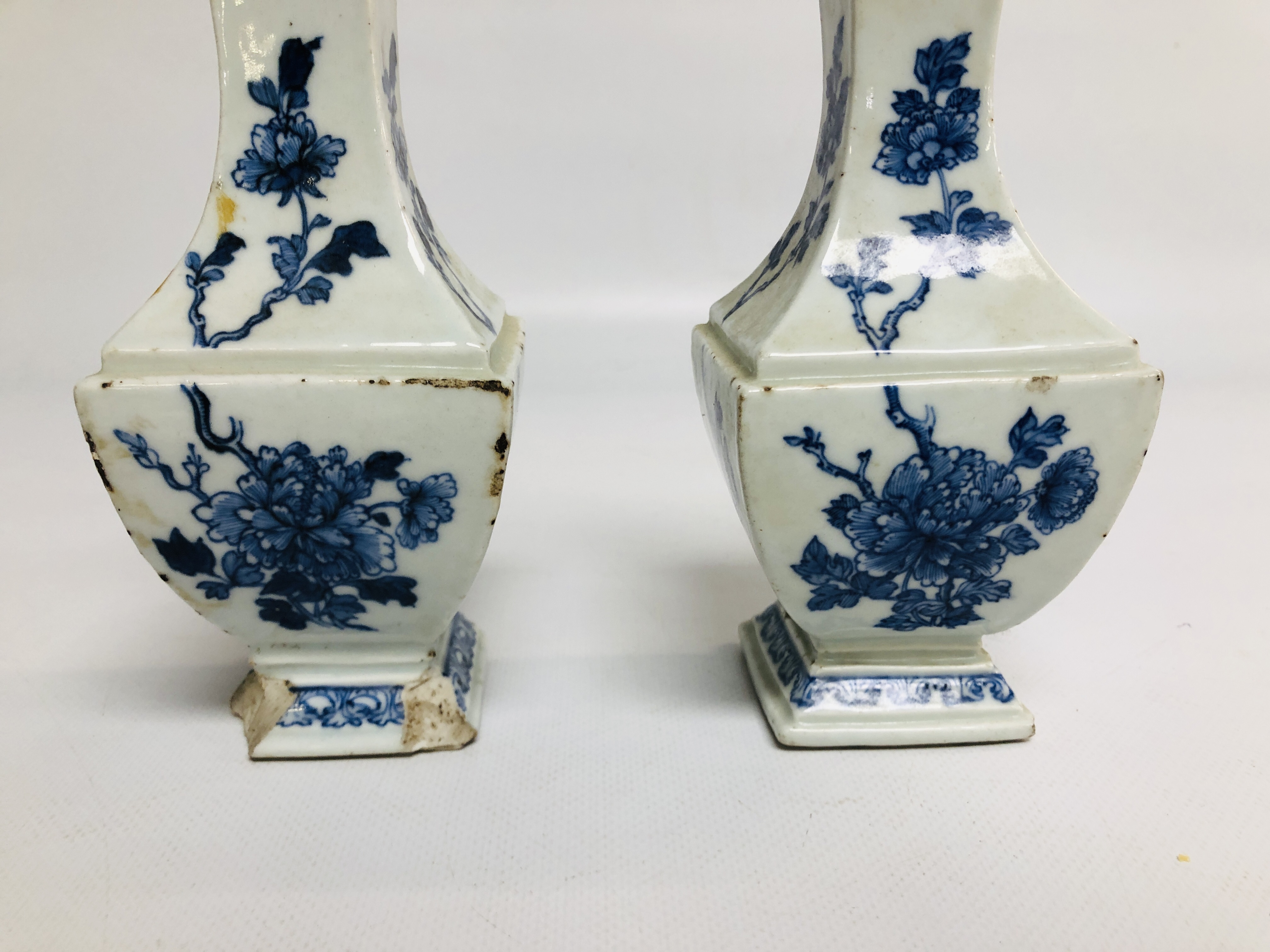 A PAIR OF CHINESE BLUE AND WHITE VASES OF SQUARE BALUSTER FORM DECORATED WITH CHRYSANTHEMUMS ONE - Image 3 of 6