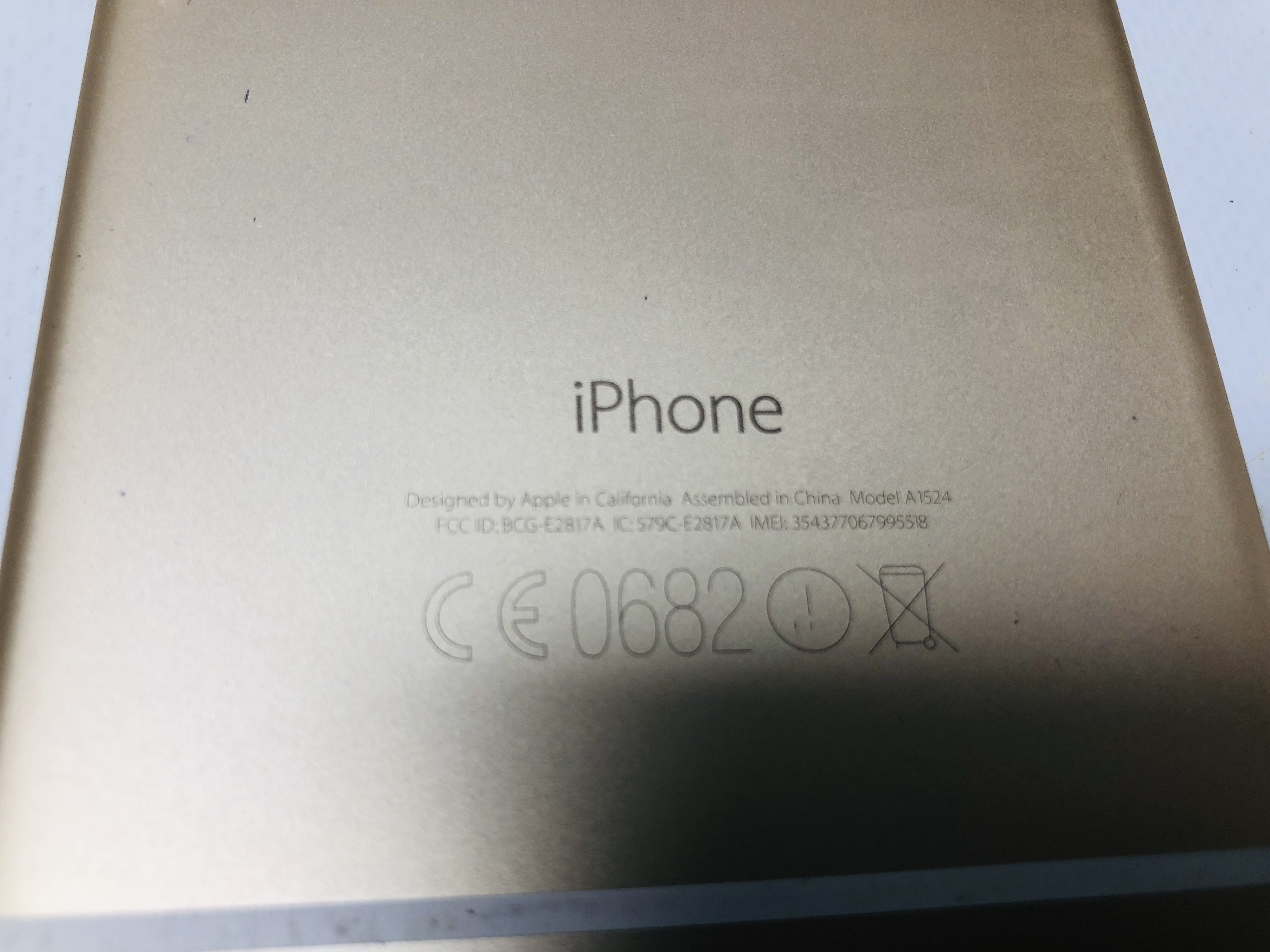 AN APPLE I-PHONE 6 PLUS IN BOX WITH CHARGER AND HEADPHONES MODEL A1524 - SOLD AS SEEN - Image 4 of 5