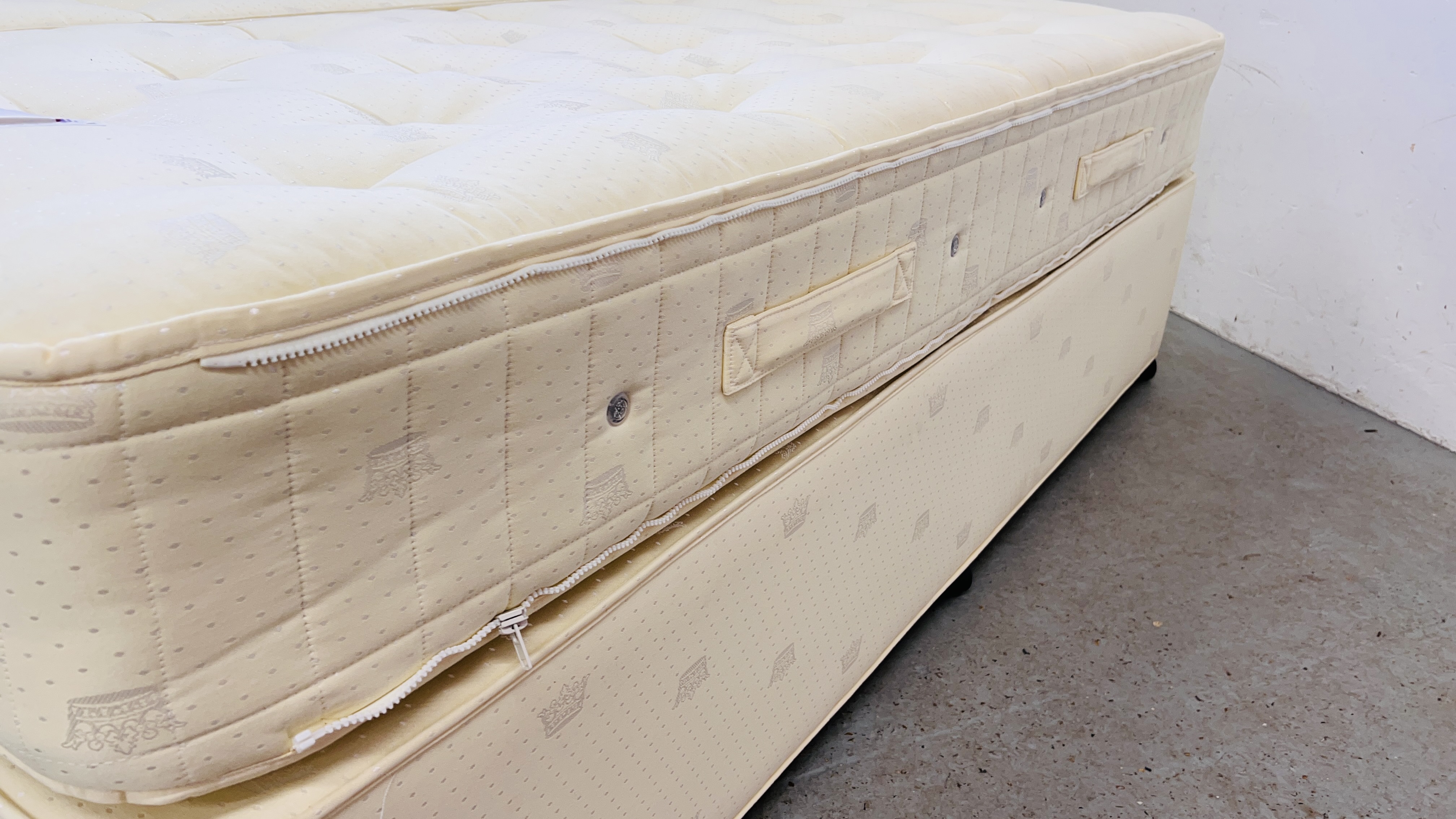 A GAINSBOROUGH LUXURY BED OLYMPIC KING SIZE DIVAN BED - Image 13 of 16