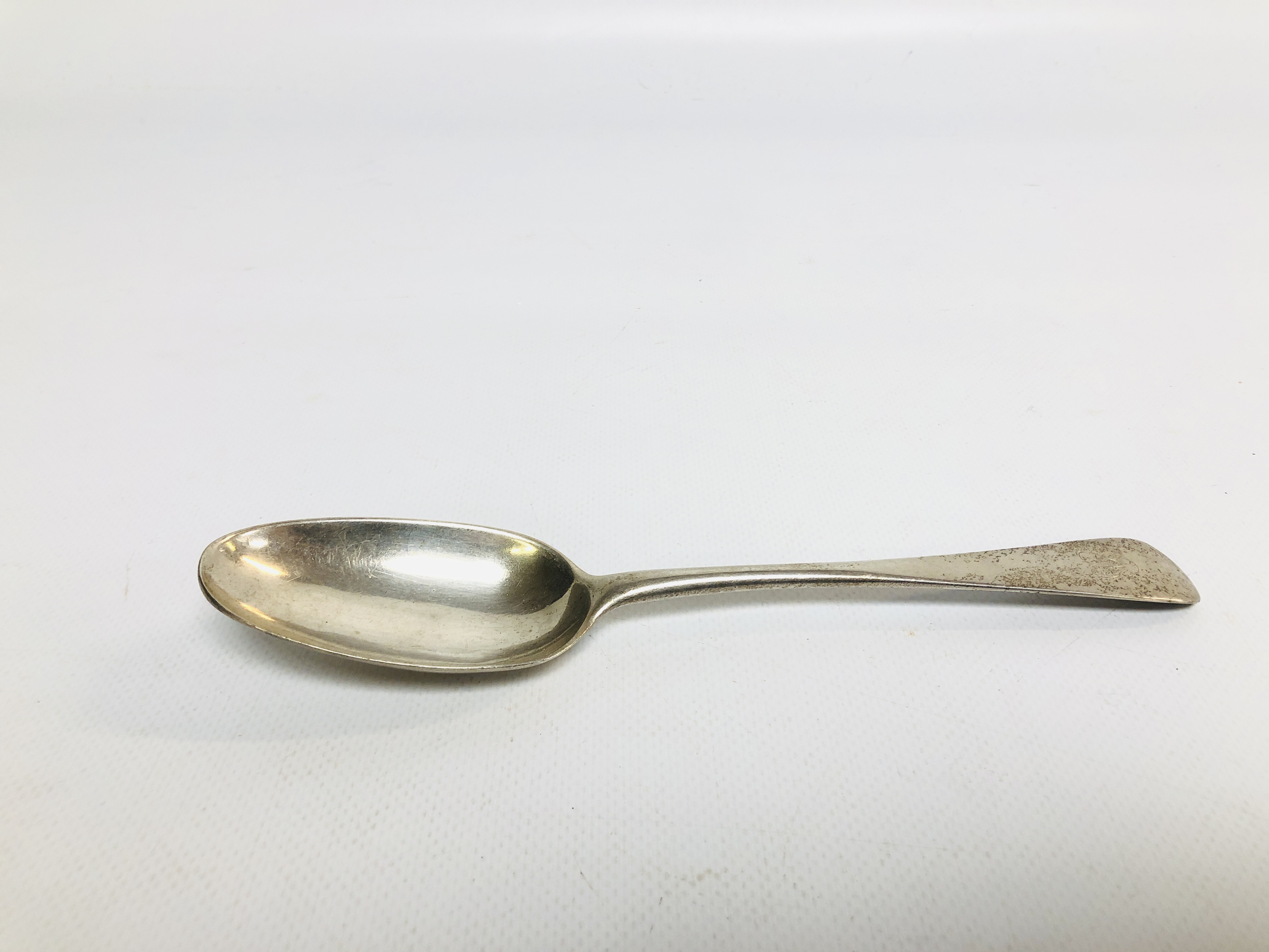 A GEORGE III SILVER OLD ENGLISH PATTERN SERVING SPOON, EDINBURGH 1773,