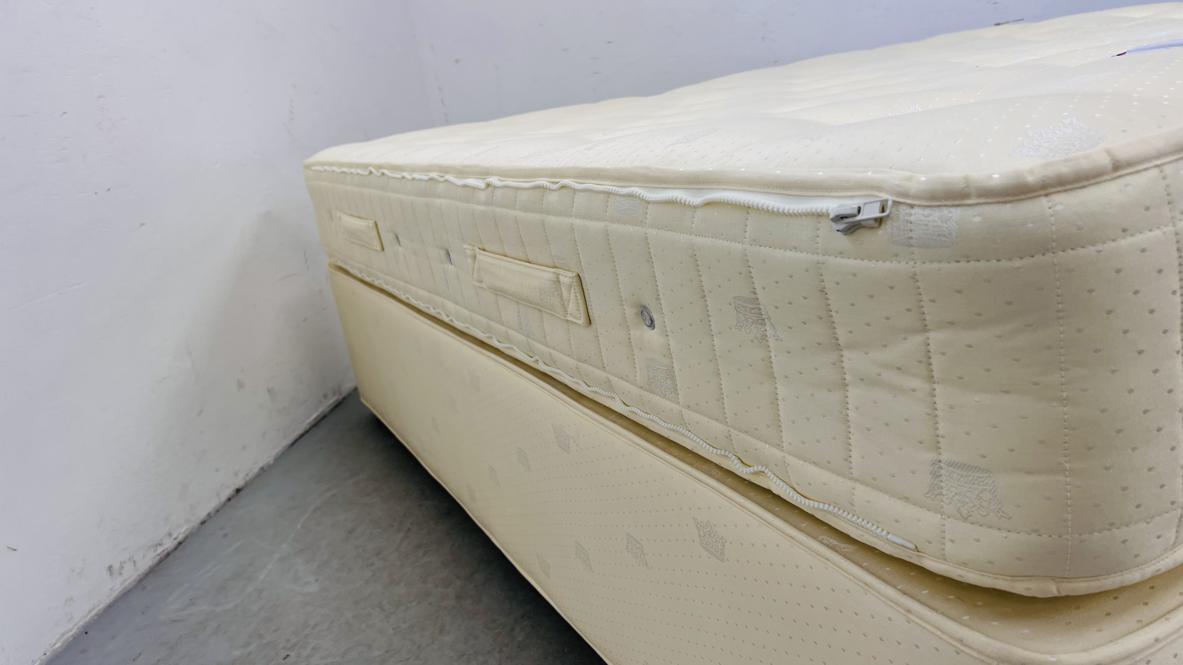 A GAINSBOROUGH LUXURY BED OLYMPIC KING SIZE DIVAN BED - Image 15 of 16