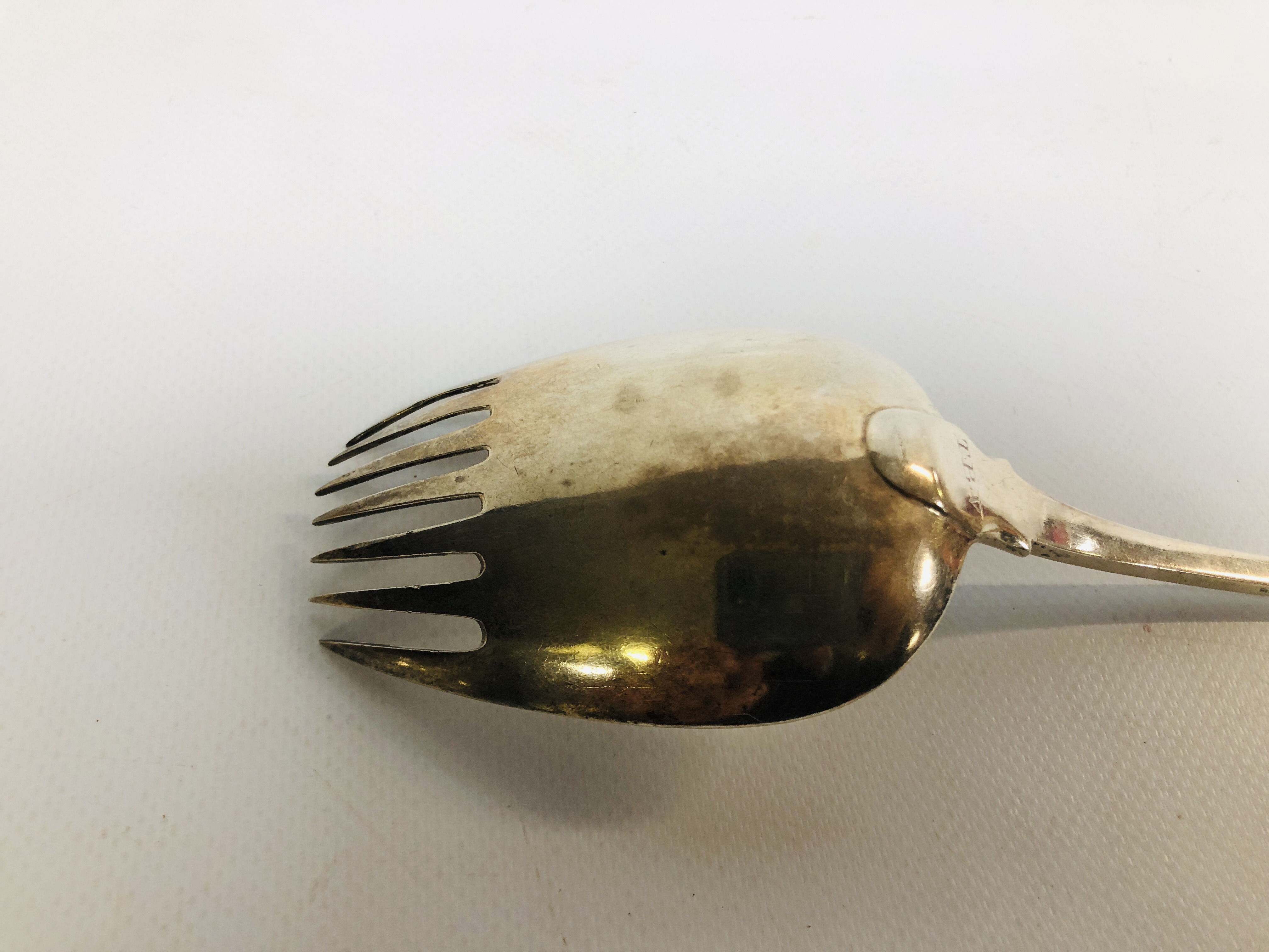 A GEORGE III SILVER FIDDLE PATTERN TINED SERVING SPOON, DUBLIN 1807 BY S. - Image 7 of 9