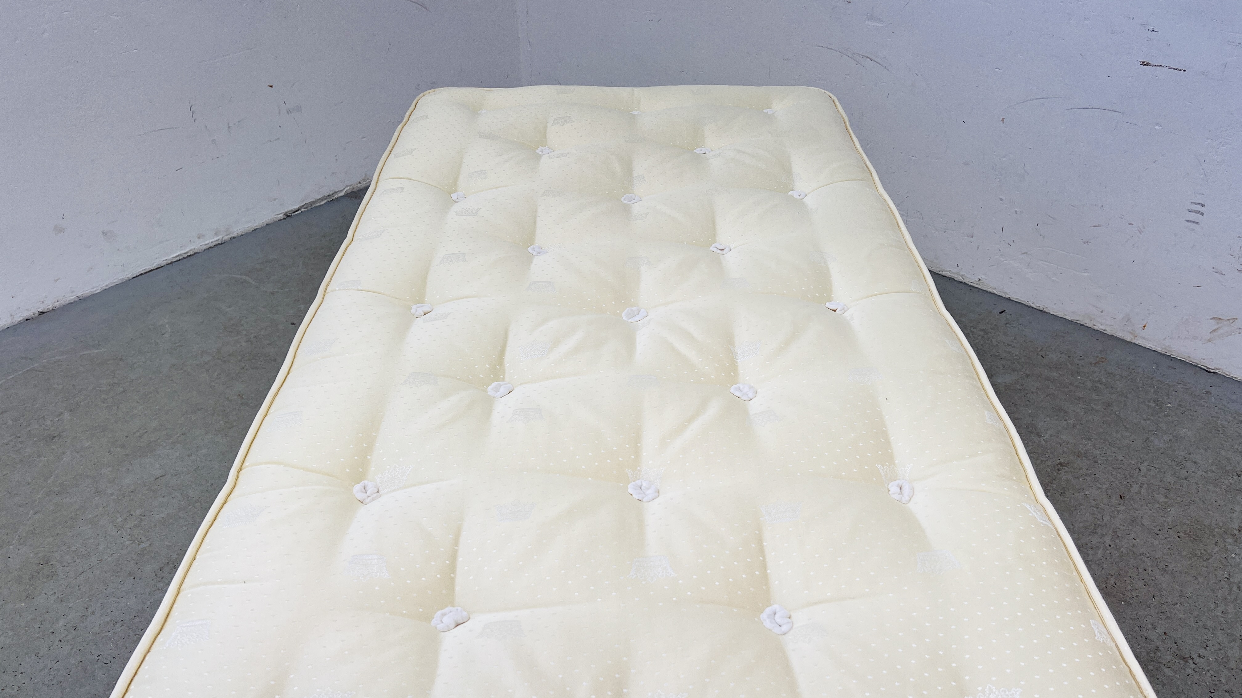 A GAINSBOROUGH LUXURY BED OLYMPIC SINGLE MATTRESS ON TWO DRAWER MATCHING BASE - Image 6 of 14