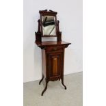 AN EDWARDIAN MAHOGANY TOILET STAND,