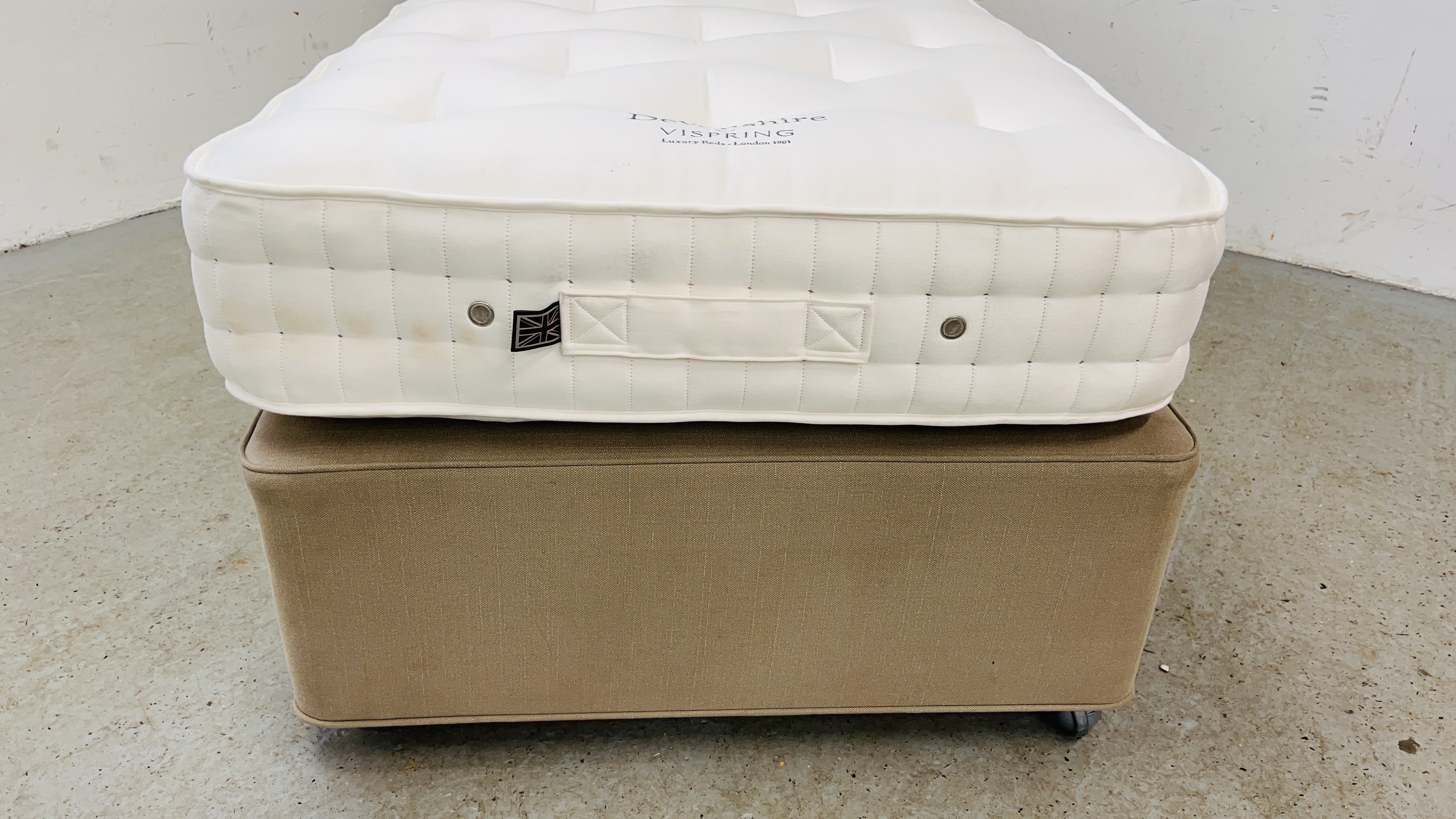 A DEVONSHIRE VISPRING LUXURY SINGLE DIVAN BED (DATE OF MANUFACTURE 3/6/21) - Image 4 of 16