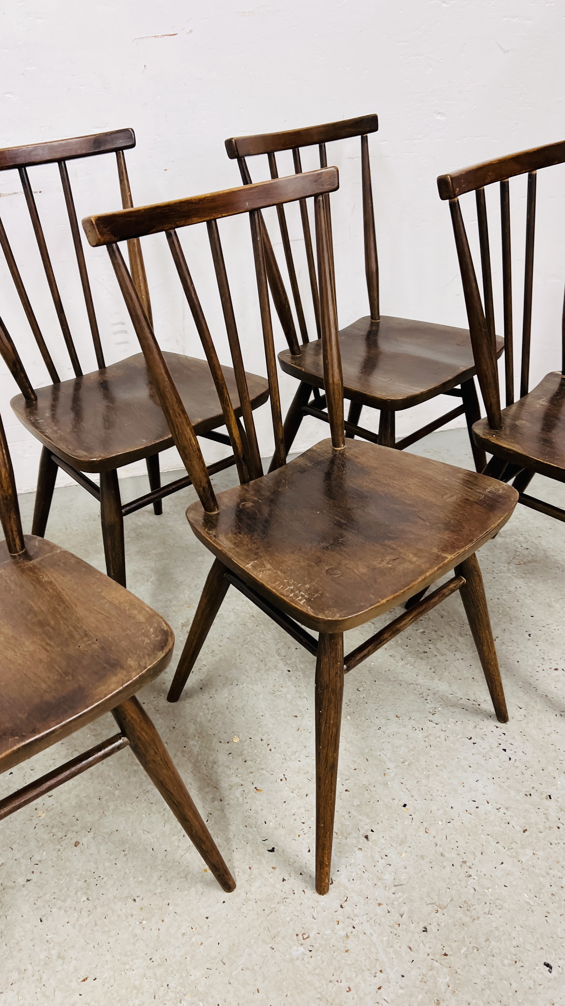 A SET OF SIX DARK ERCOL STICK BACK DINING CHAIRS, 1 A/F. - Image 4 of 17