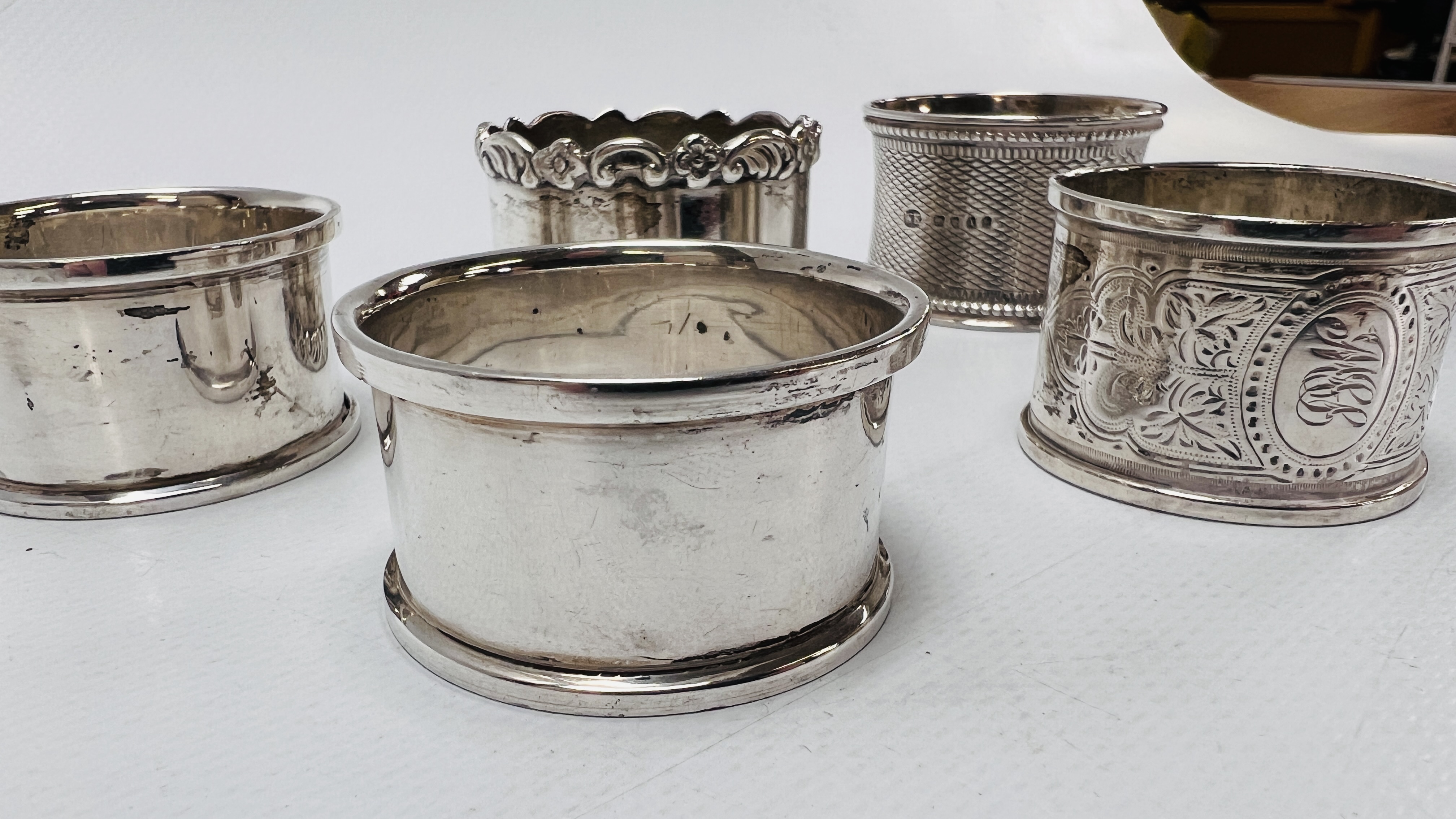 FIVE VARIOUS SILVER NAPKIN RINGS DIFFERENT DATES AND MAKERS - Image 3 of 14