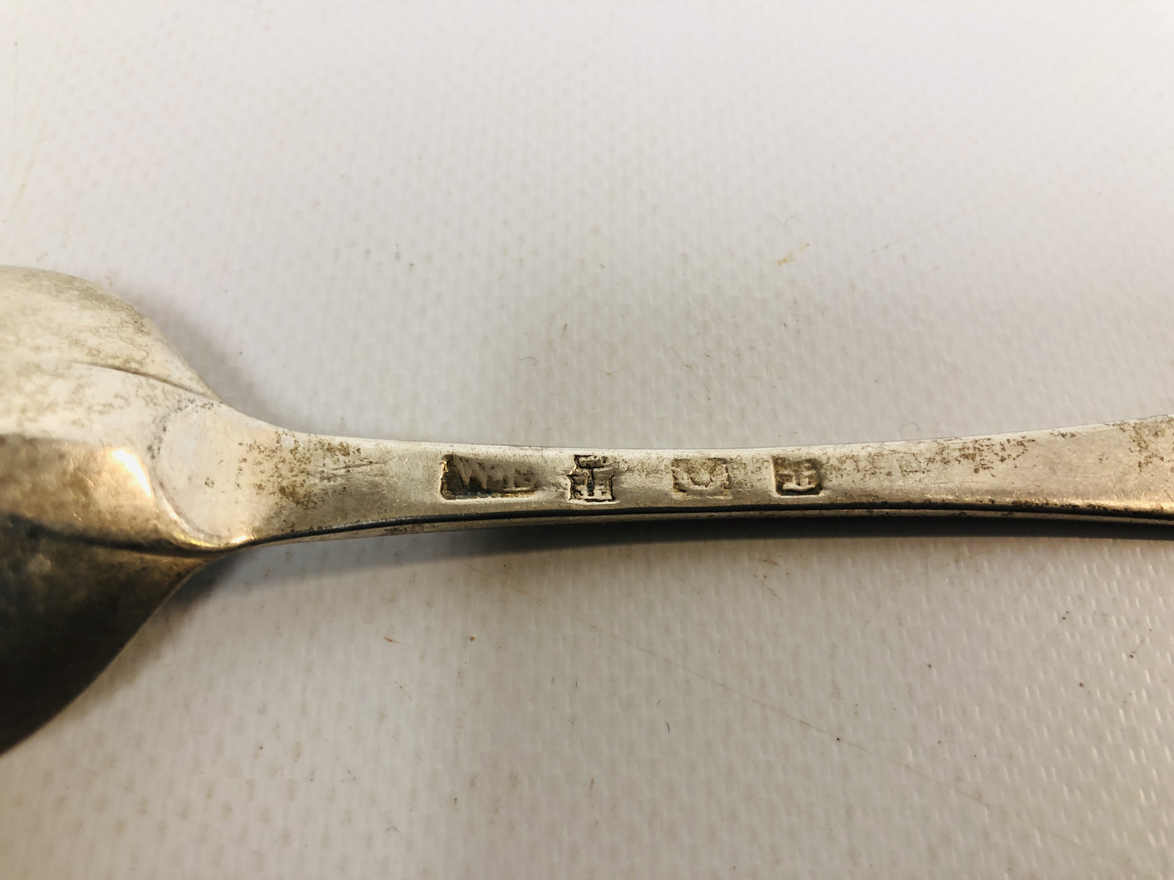 A GEORGE III SILVER OLD ENGLISH PATTERN SERVING SPOON, EDINBURGH 1773, - Image 5 of 7