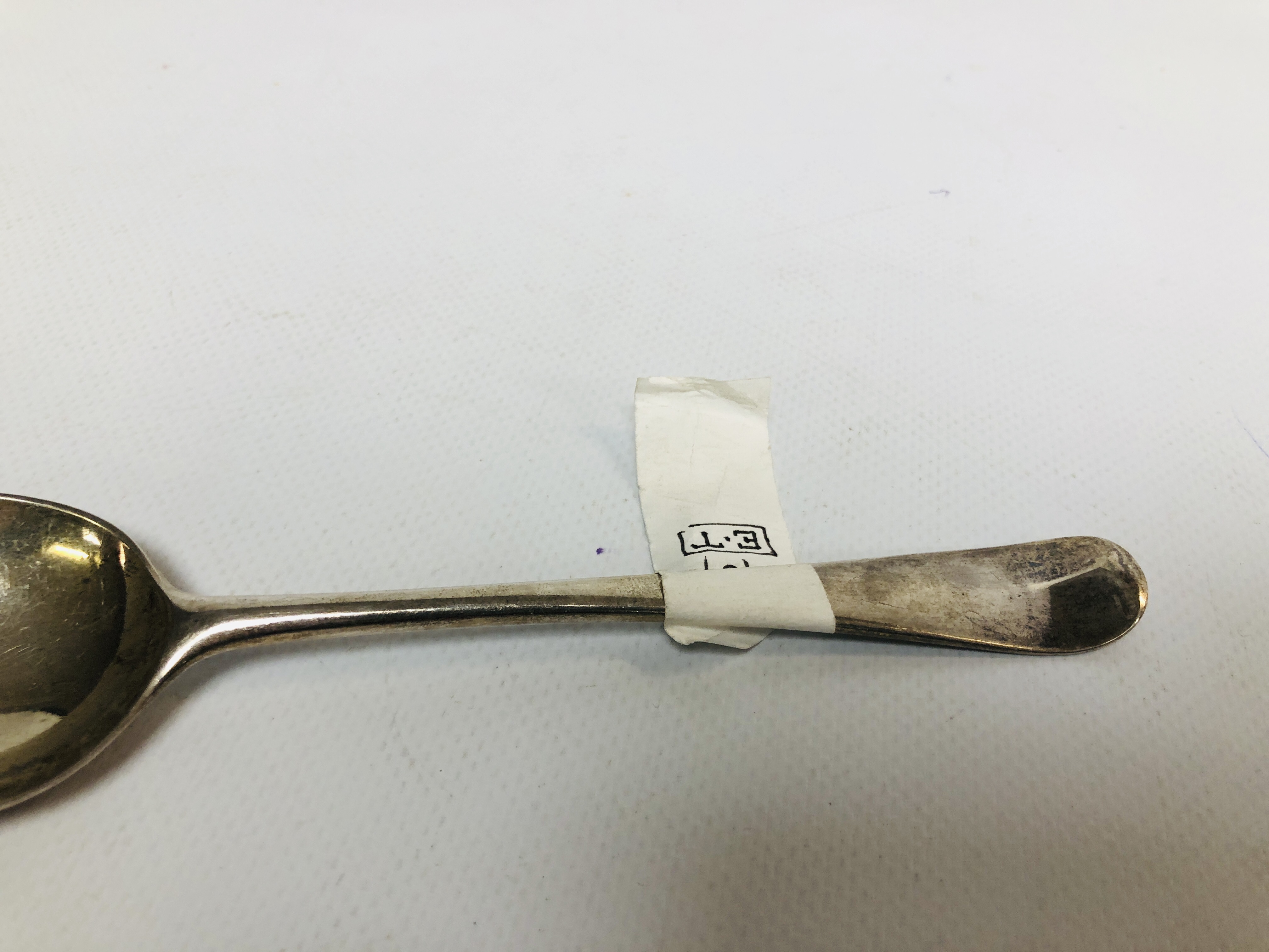 A GEORGE III SILVER HANOVERIAN PATTERN SERVING SPOON SCALLOP SHELL BACK PROBABLY BY ELIZABETH - Image 3 of 7