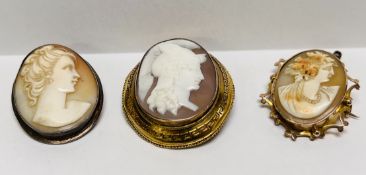 A GROUP OF THREE CAMEO BROOCHES TO INCLUDE A 9CT.