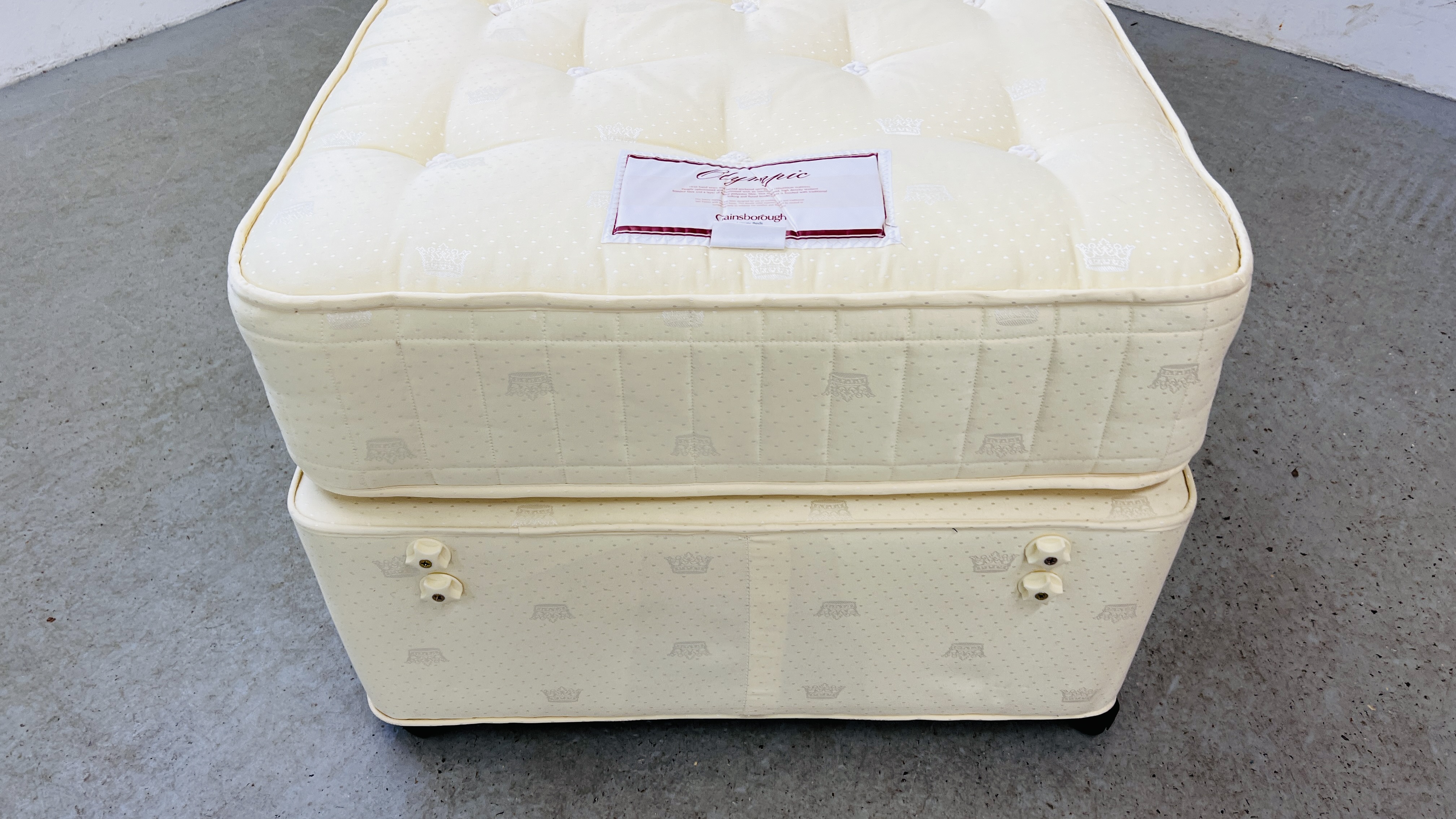 A GAINSBOROUGH LUXURY BED OLYMPIC SINGLE MATTRESS ON TWO DRAWER MATCHING BASE - Image 3 of 14