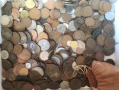 SHOEBOX OF MIXED COINS, GB VICTORIAN PENNIES, OVERSEAS, FEW BANKNOTES, ETC.