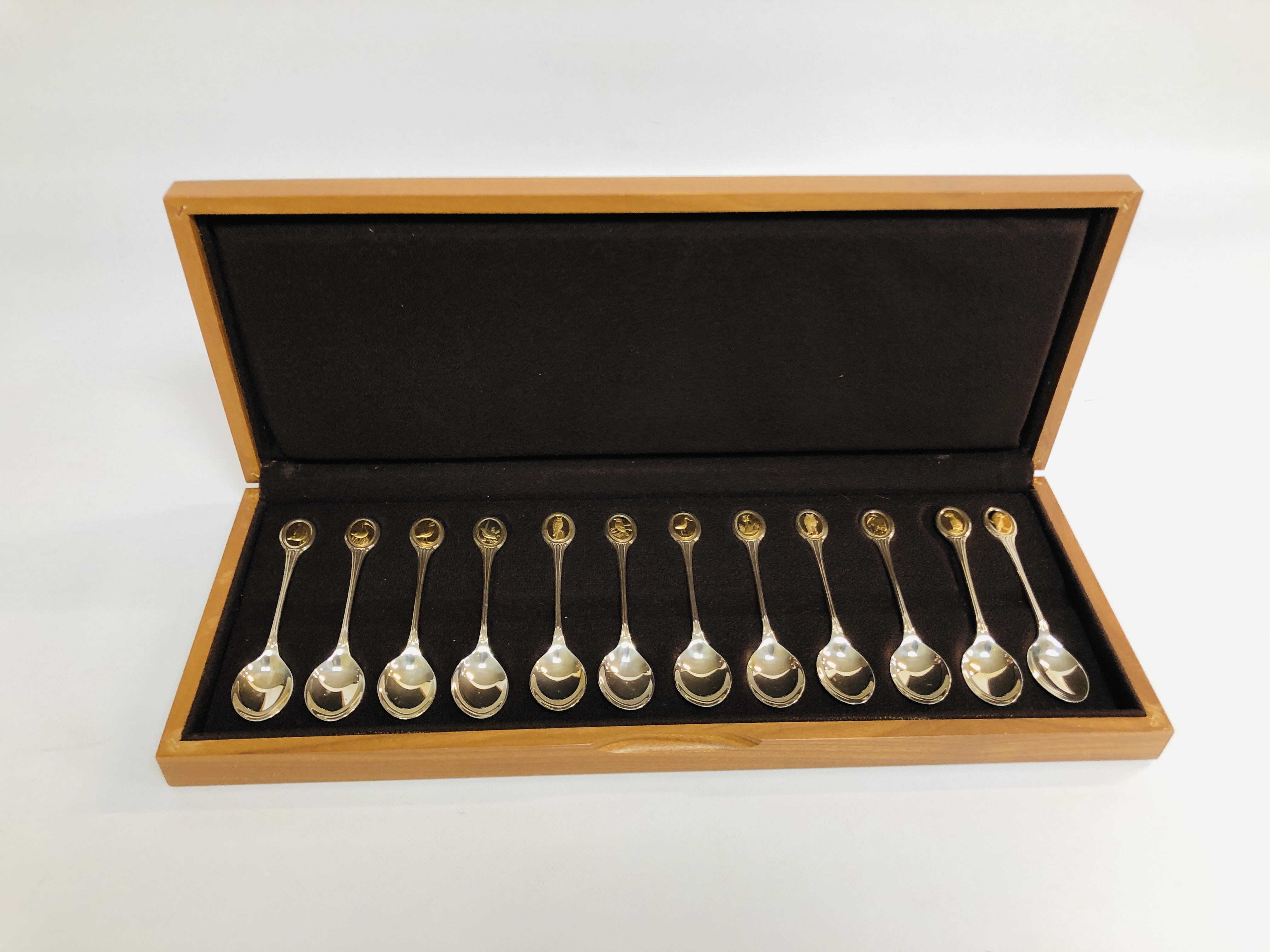RSPB "THE ROYAL SOCIETY FOR THE PROTECTION OF BIRDS" CASED SET OF TWELVE SILVER SPOONS