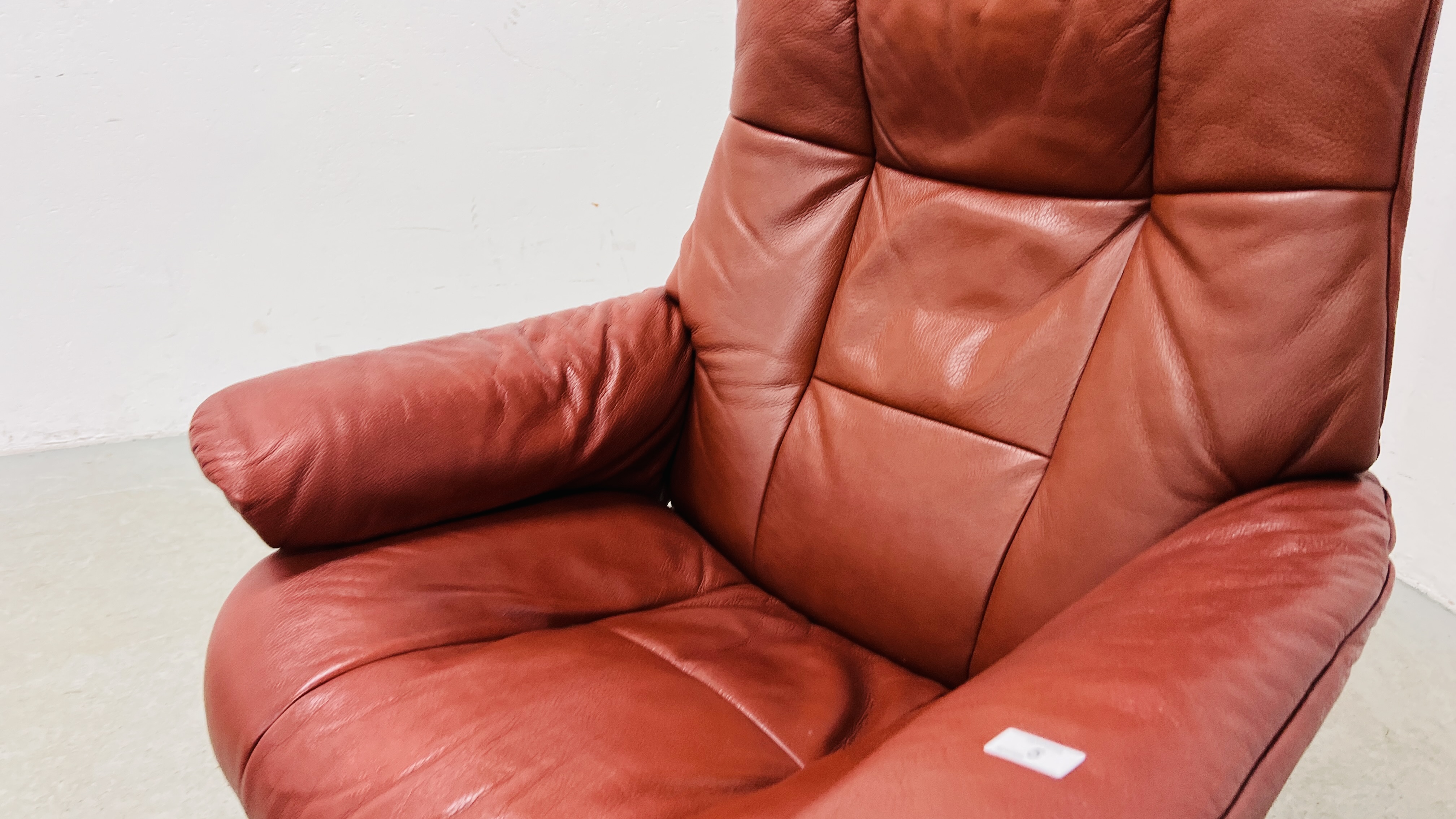 A GOOD QUALITY STRESSLESS RED LEATHER RELAXER CHAIR WITH MATCHING FOOTSTOOL. - Image 4 of 13