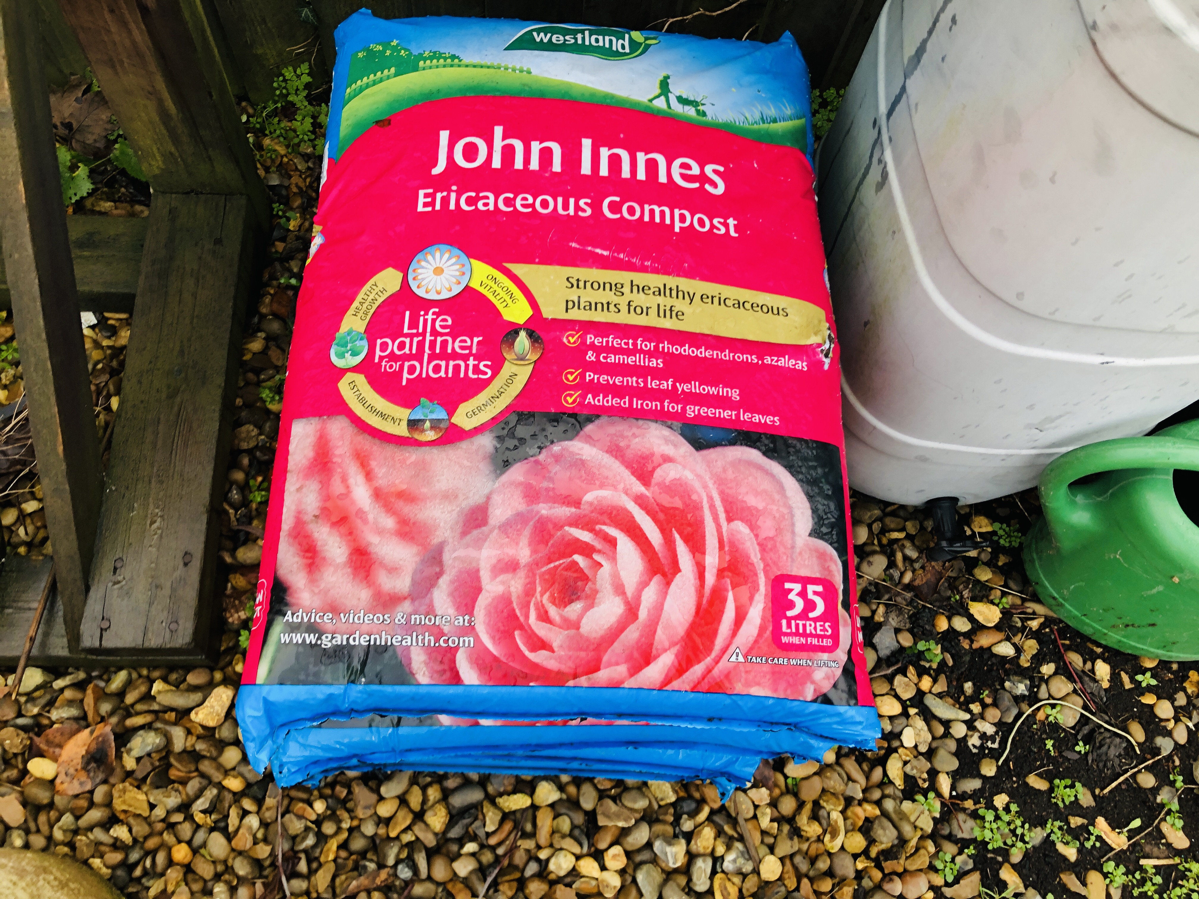 FOUR BAGS OF 35 LITRE JOHN INNES ERICACEOUS COMPOST, 2 X WATER BUTTS, PARASOL STAND, ETC. - Image 3 of 3