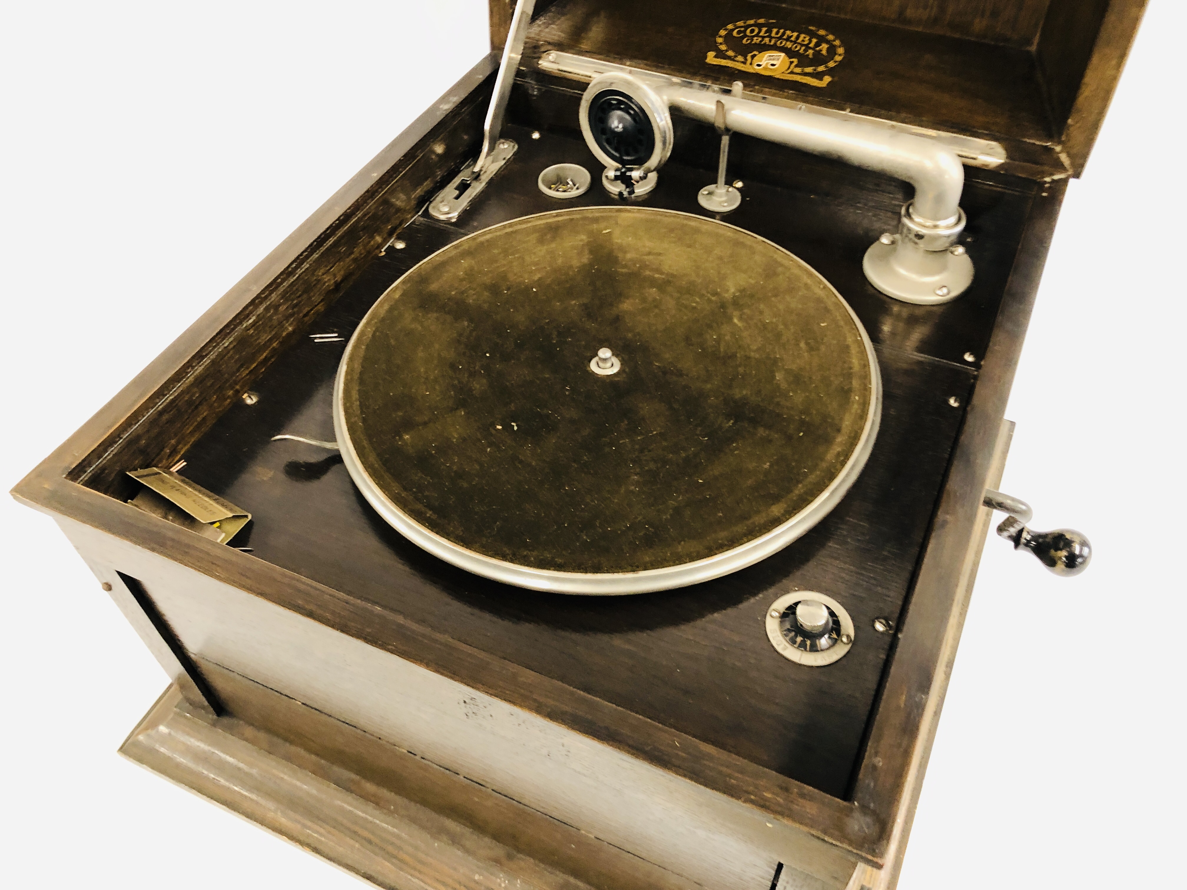 A VINTAGE TABLETOP COLUMBIA GRAFONOLA GRAMOPHONE. - Image 3 of 5