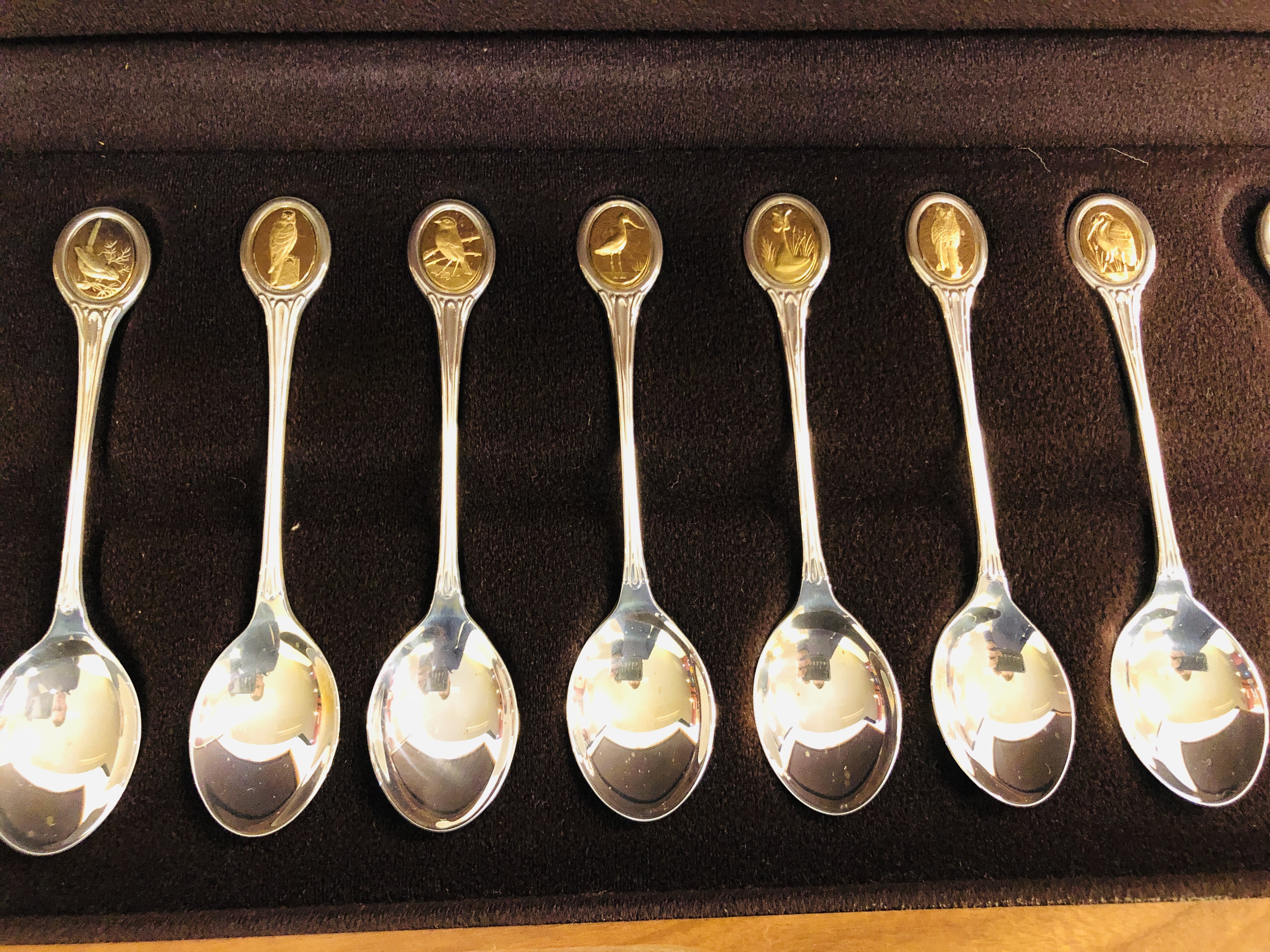 RSPB "THE ROYAL SOCIETY FOR THE PROTECTION OF BIRDS" CASED SET OF TWELVE SILVER SPOONS - Image 3 of 5