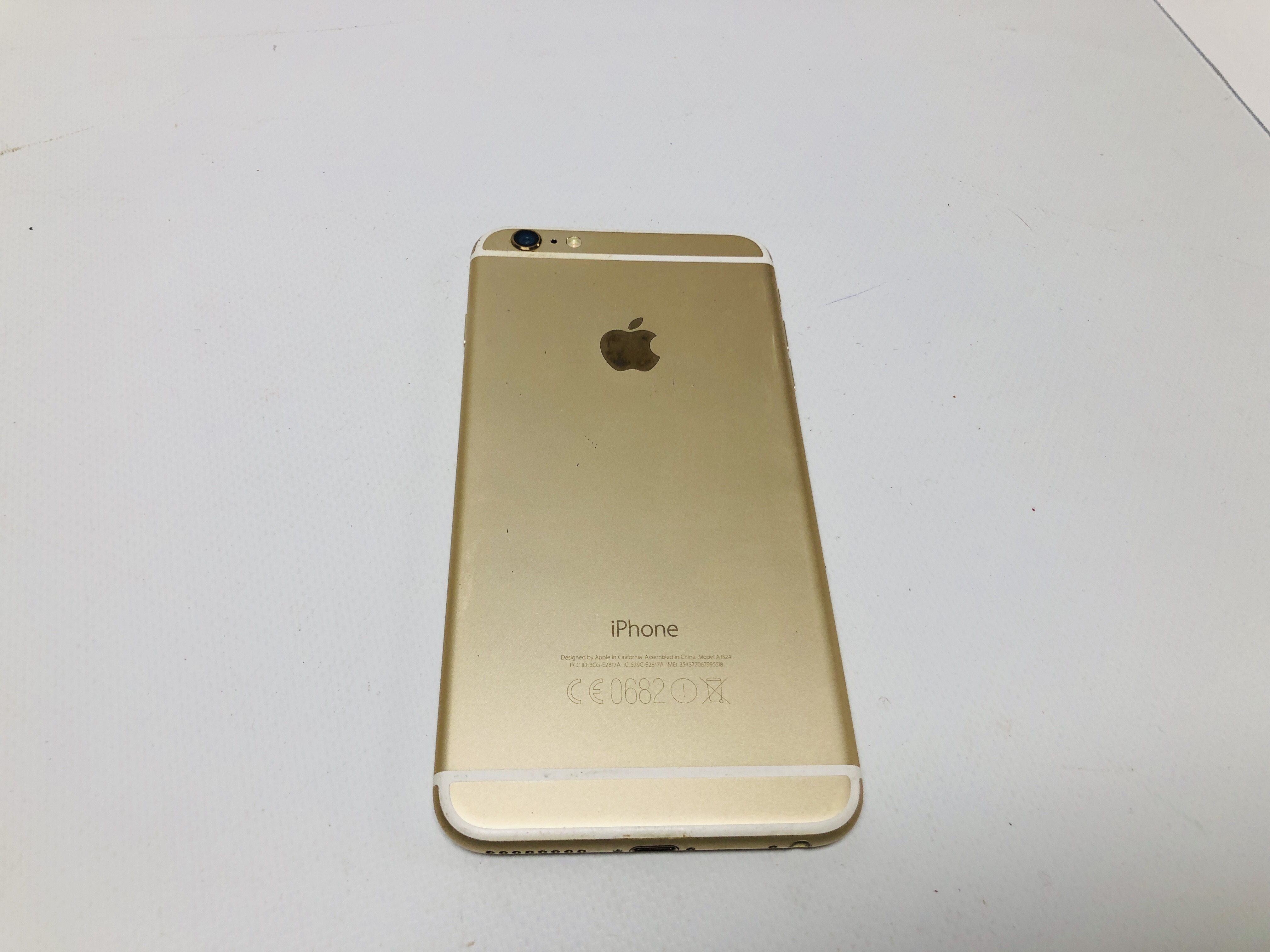 AN APPLE I-PHONE 6 PLUS IN BOX WITH CHARGER AND HEADPHONES MODEL A1524 - SOLD AS SEEN - Image 2 of 5