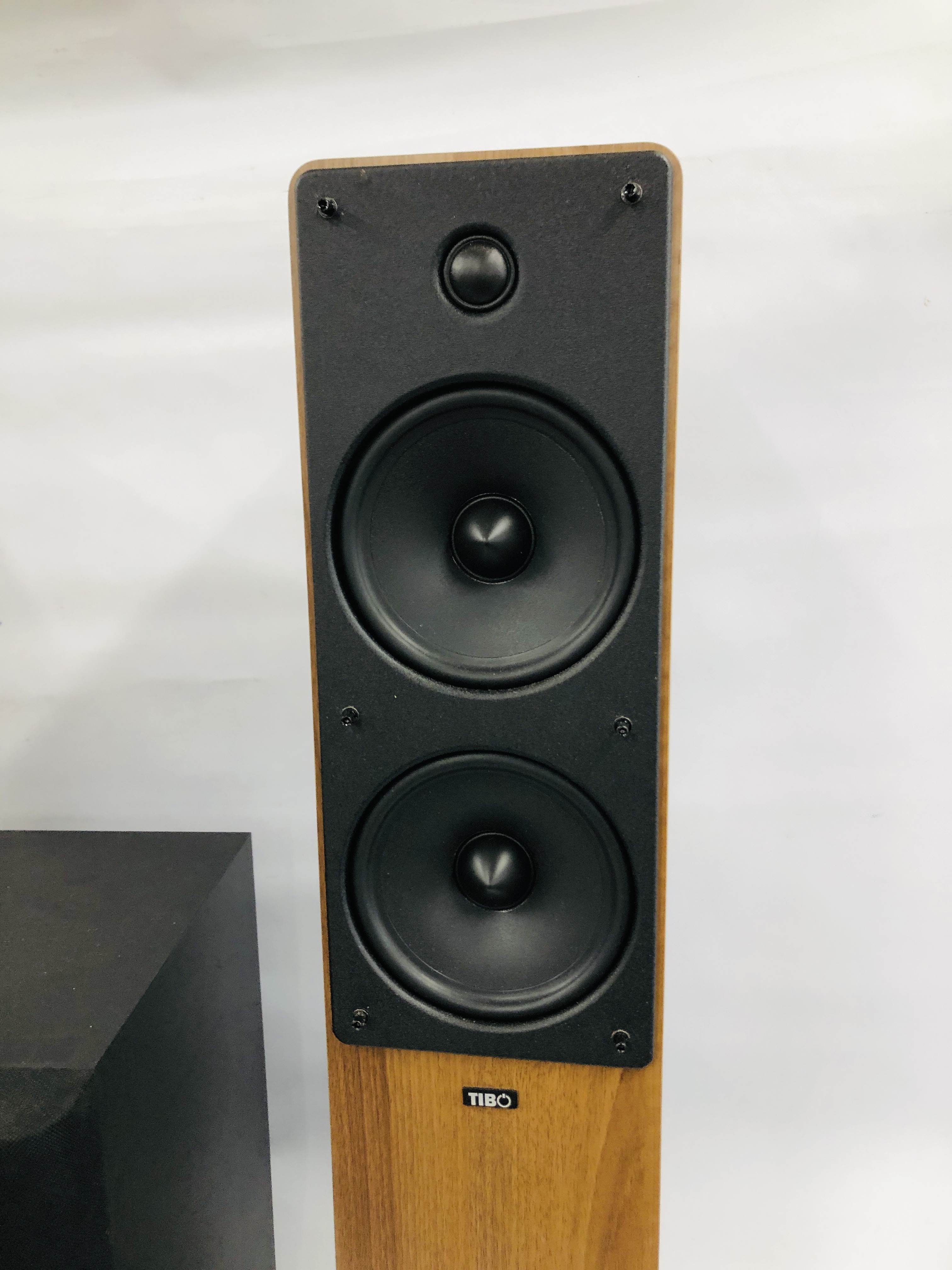 YAMAHA ACTIVE SERVO PROCESSING SUBWOOFER SYSTEM XST-SW80 ALONG WITH A PAIR OF FLOOR STANDING TIB - Image 5 of 8