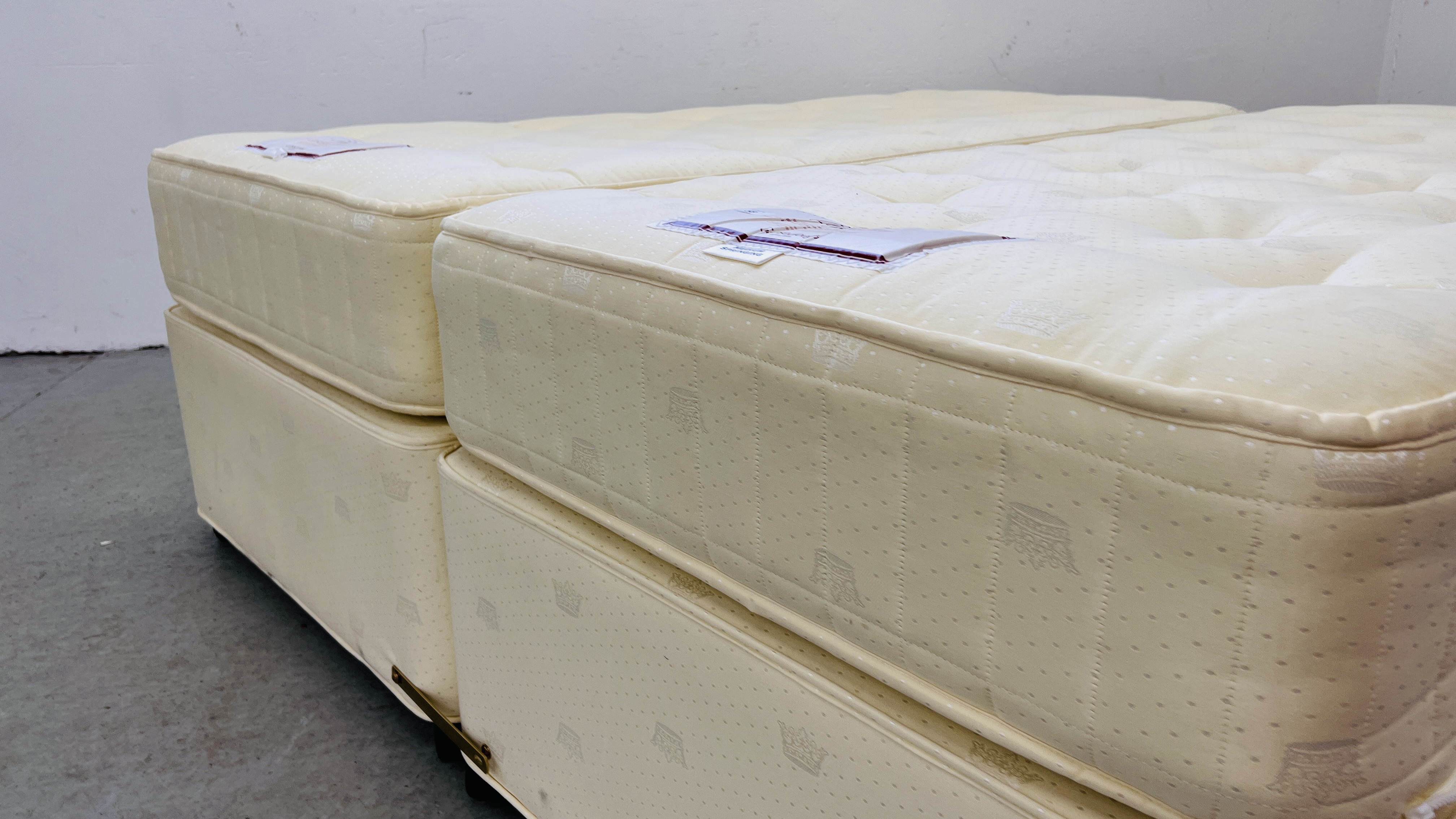 A GAINSBOROUGH LUXURY BED OLYMPIC KING SIZE DIVAN BED - Image 14 of 16