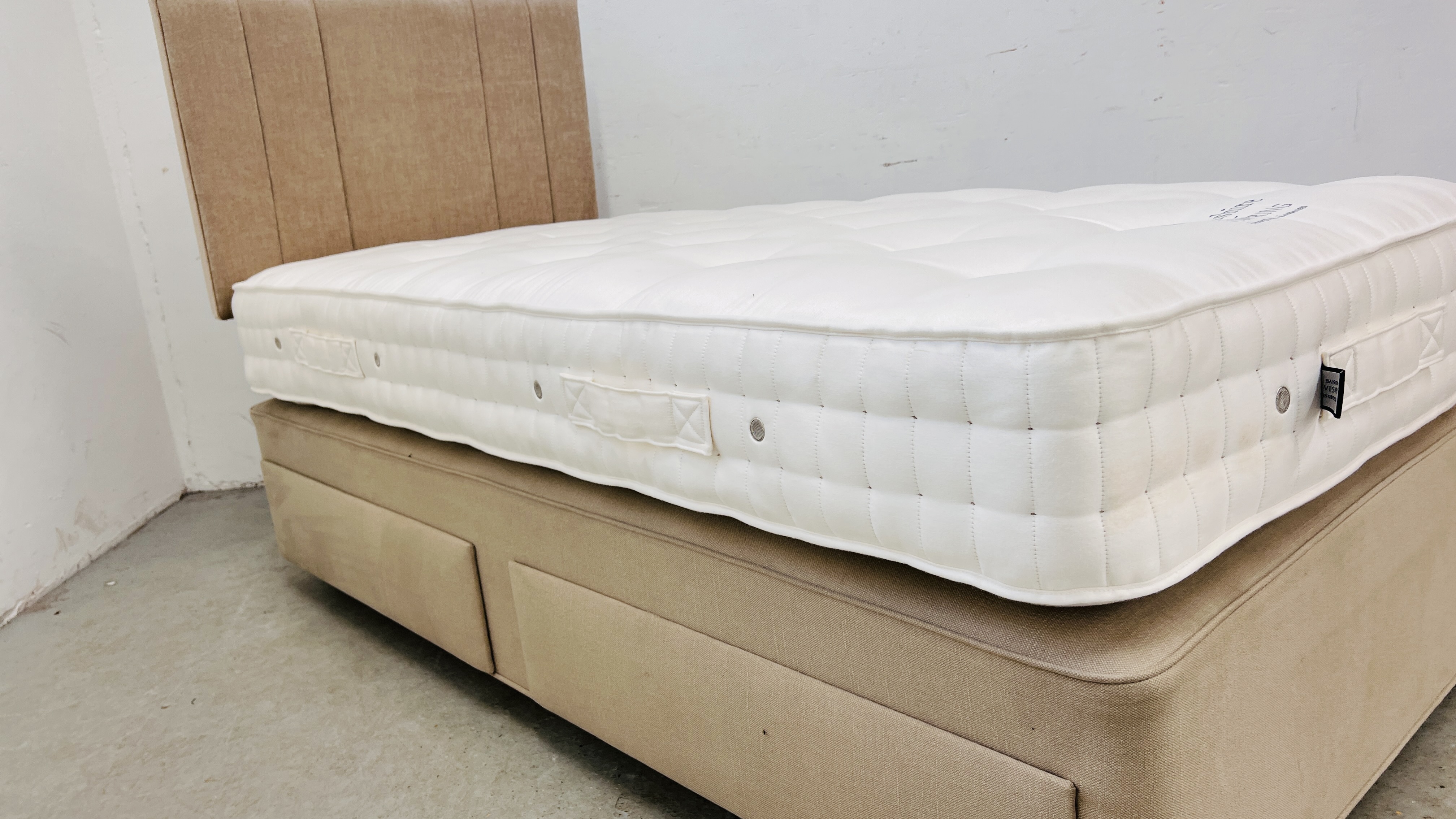 A DEVONSHIRE VISPRING LUXURY SINGLE DIVAN BED (DATE OF MANUFACTURE 3/6/21) - Image 11 of 16