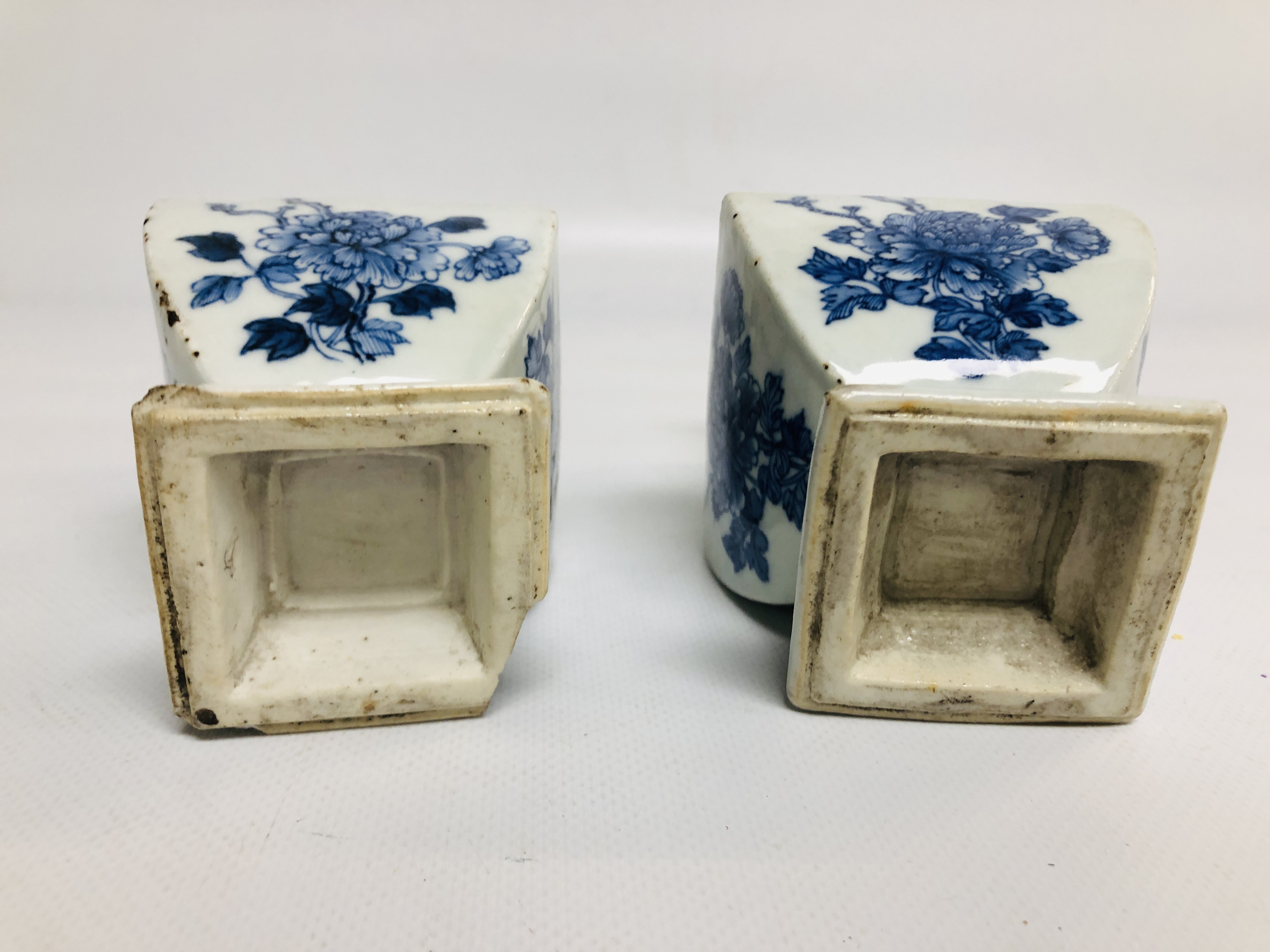 A PAIR OF CHINESE BLUE AND WHITE VASES OF SQUARE BALUSTER FORM DECORATED WITH CHRYSANTHEMUMS ONE - Image 6 of 6