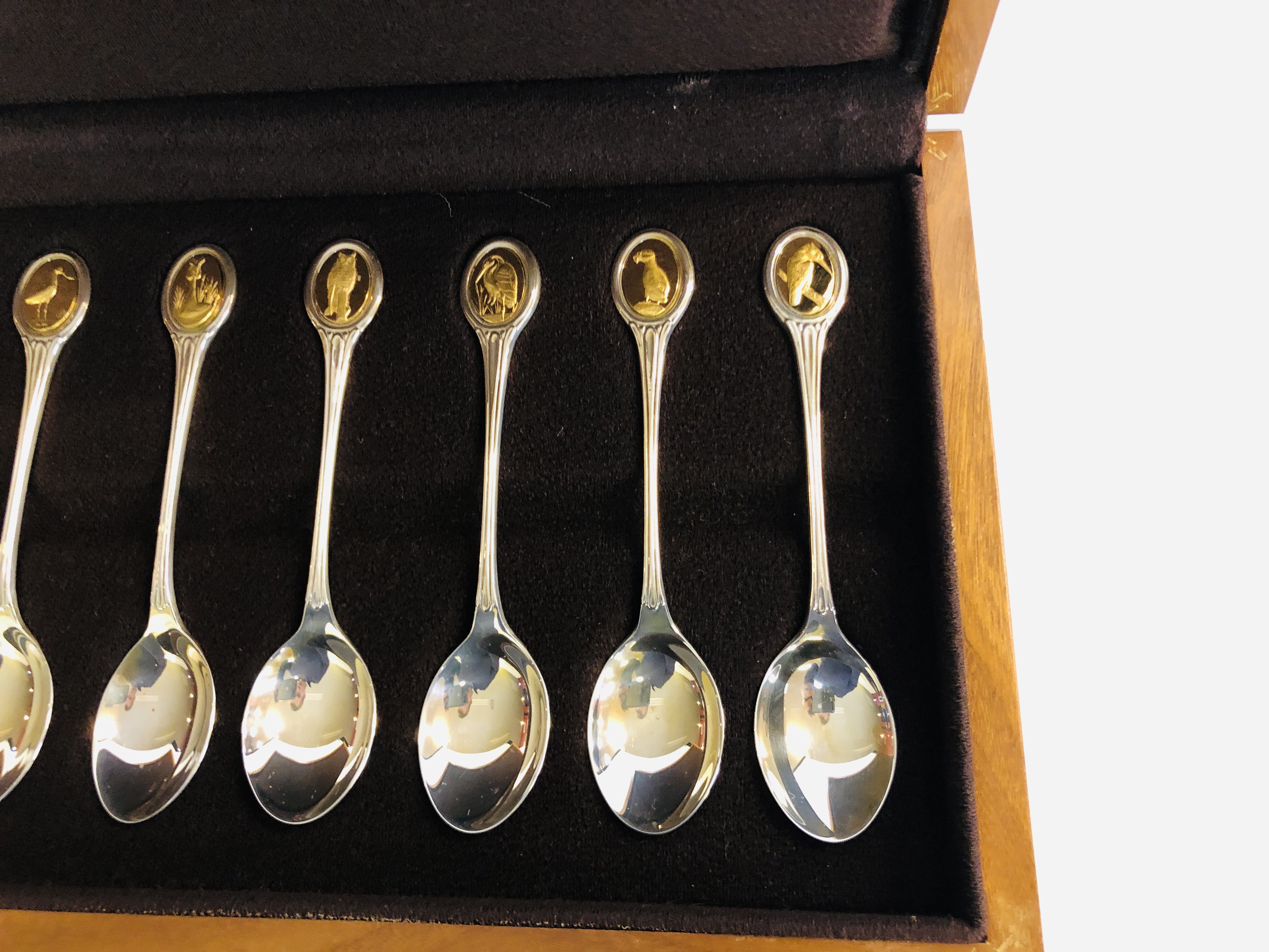 RSPB "THE ROYAL SOCIETY FOR THE PROTECTION OF BIRDS" CASED SET OF TWELVE SILVER SPOONS - Image 4 of 5