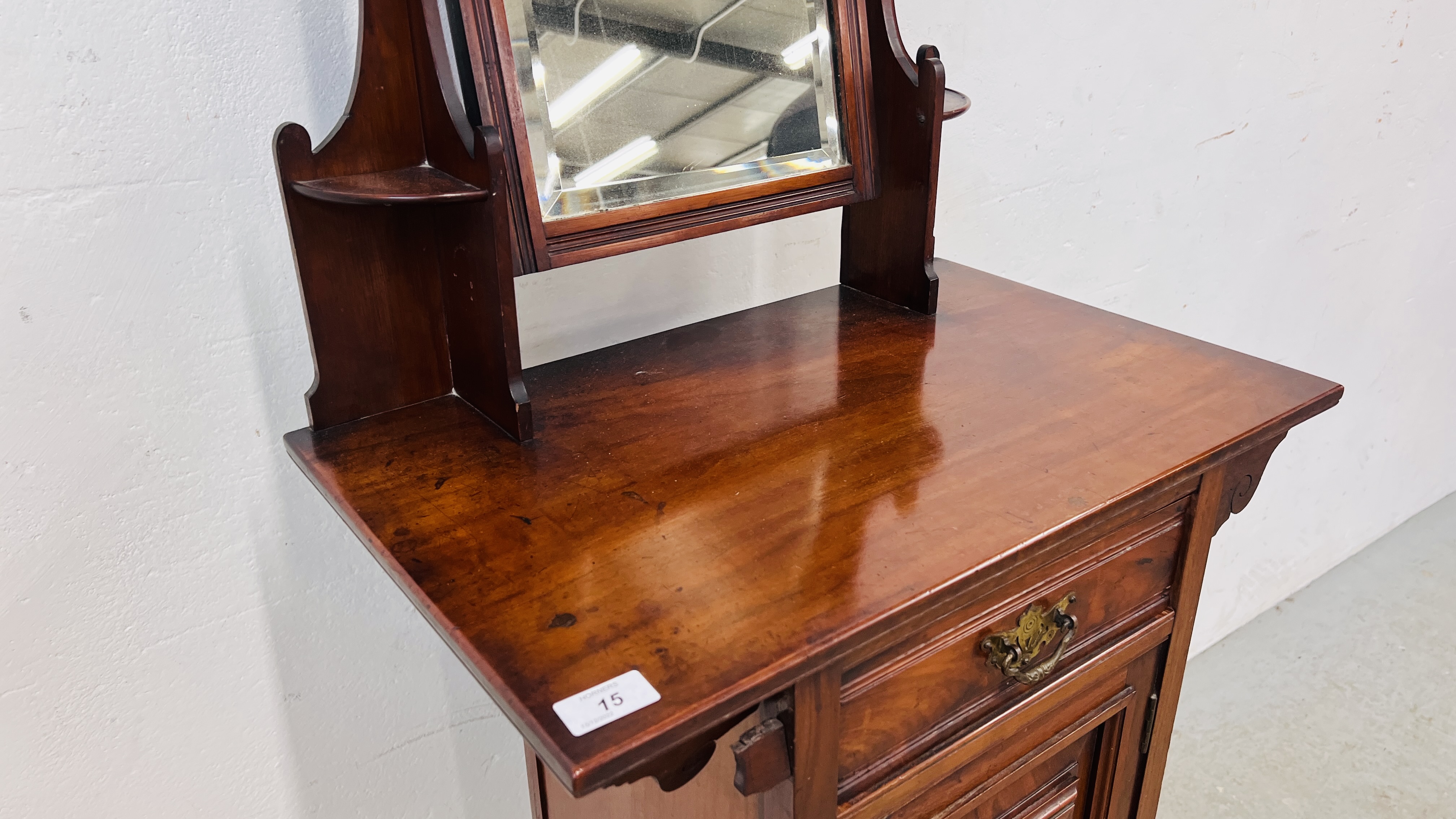 AN EDWARDIAN MAHOGANY TOILET STAND, - Image 5 of 9