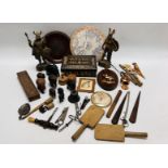 BOX OF COLLECTIBLES TO INCLUDE HARDWOOD CARVED ELEPHANTS, CORK SCREWS, BUTTERFLY PICTURE,