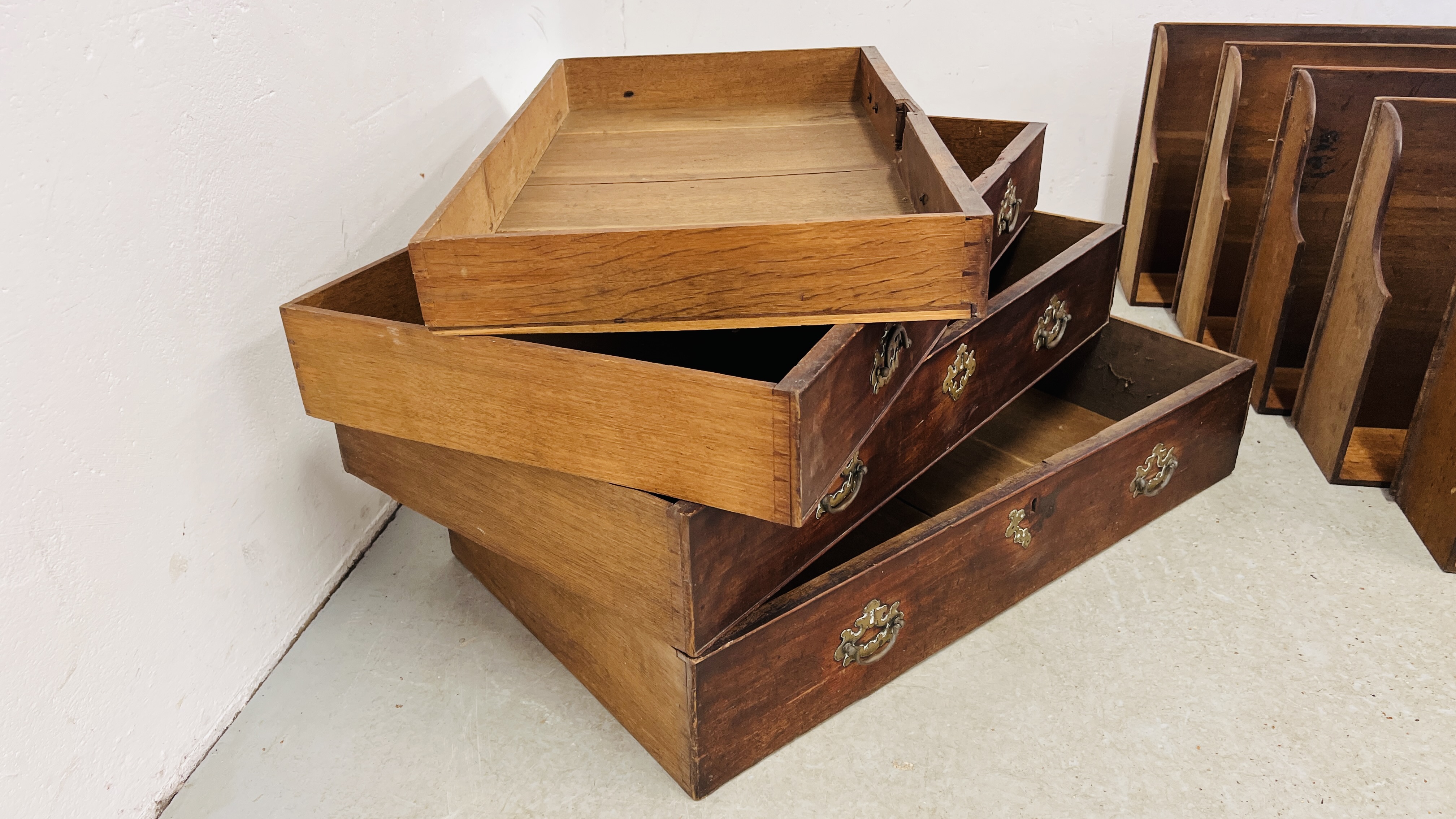 FIVE ANTIQUE OAK LINEN PRESS SLIDES AND FOUR ANTIQUE CHEST DRAWERS FOR RESTORATION PROJECTS - Image 3 of 6