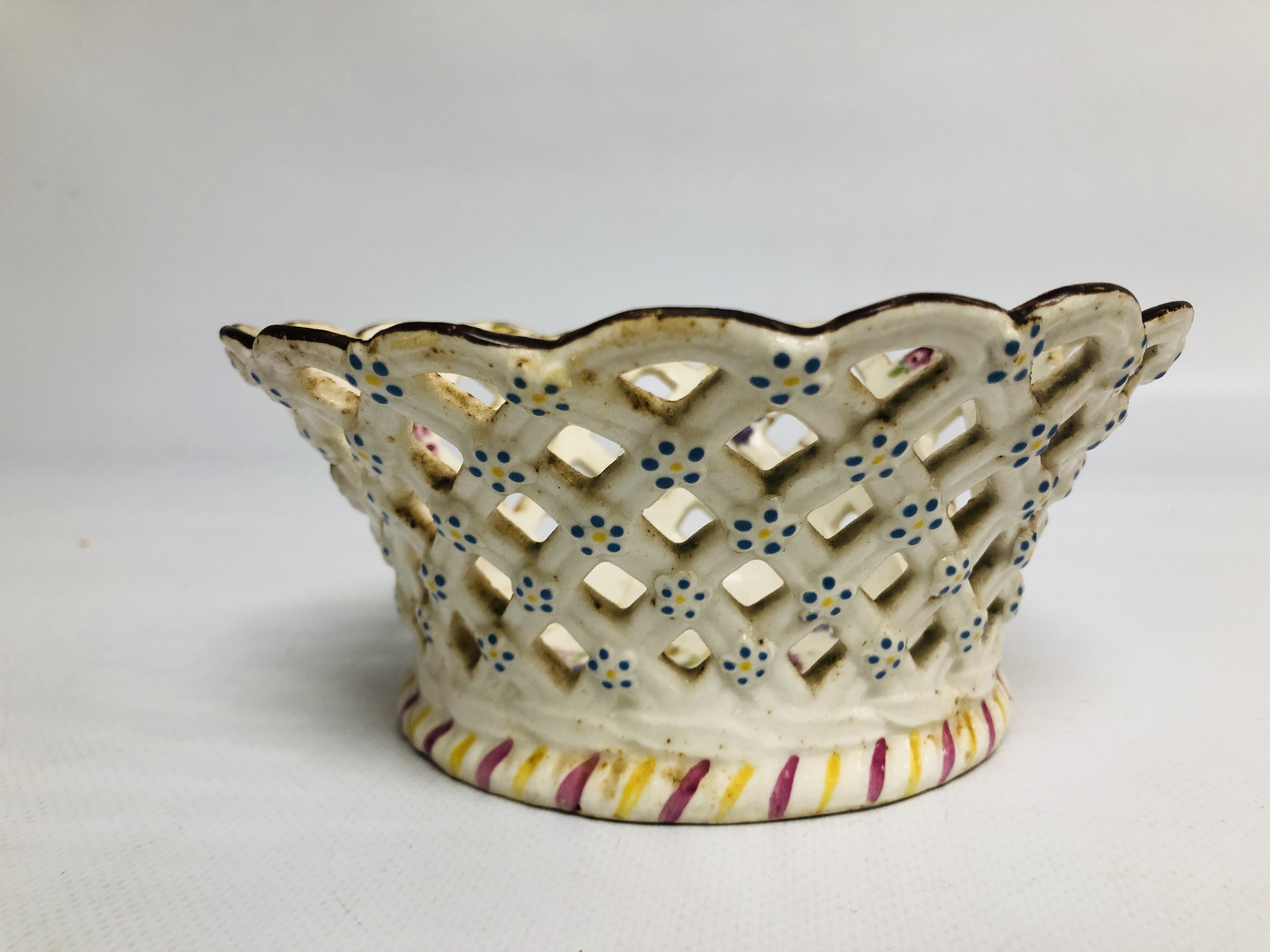 A BOW PIERCED BASKET WITH FLORAL DECORATION C.1755 A/F DIAMETER 16.5CM. - Image 7 of 8