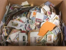 BOX WITH MIXED LOOSE STAMPS, ALL WORLD, ON AND OFF PAPER (APPROX. 6KG.