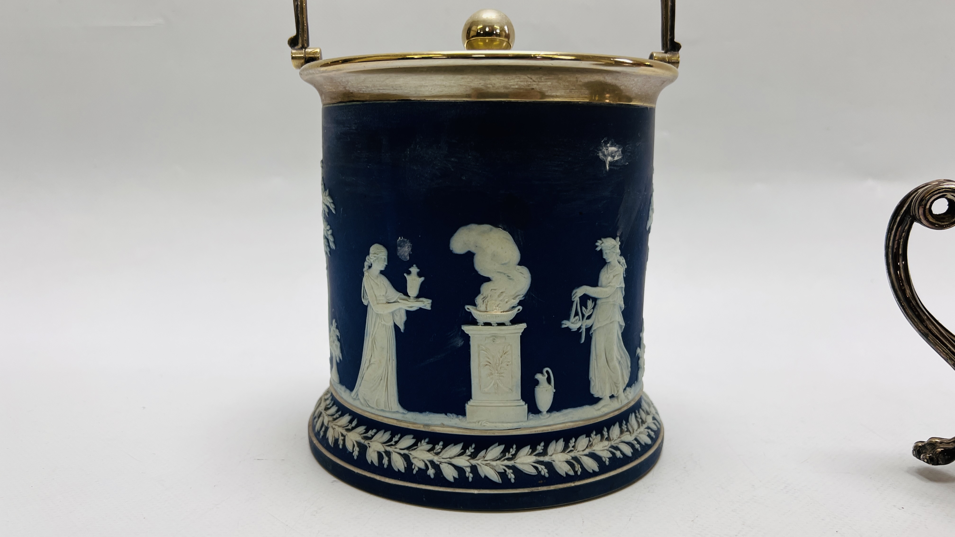 VINTAGE WEDGWOOD BLUE JASPER WARE BISCUIT BARREL WITH DECORATIVE PLATED LID AND HANDLE H 14. - Image 5 of 19