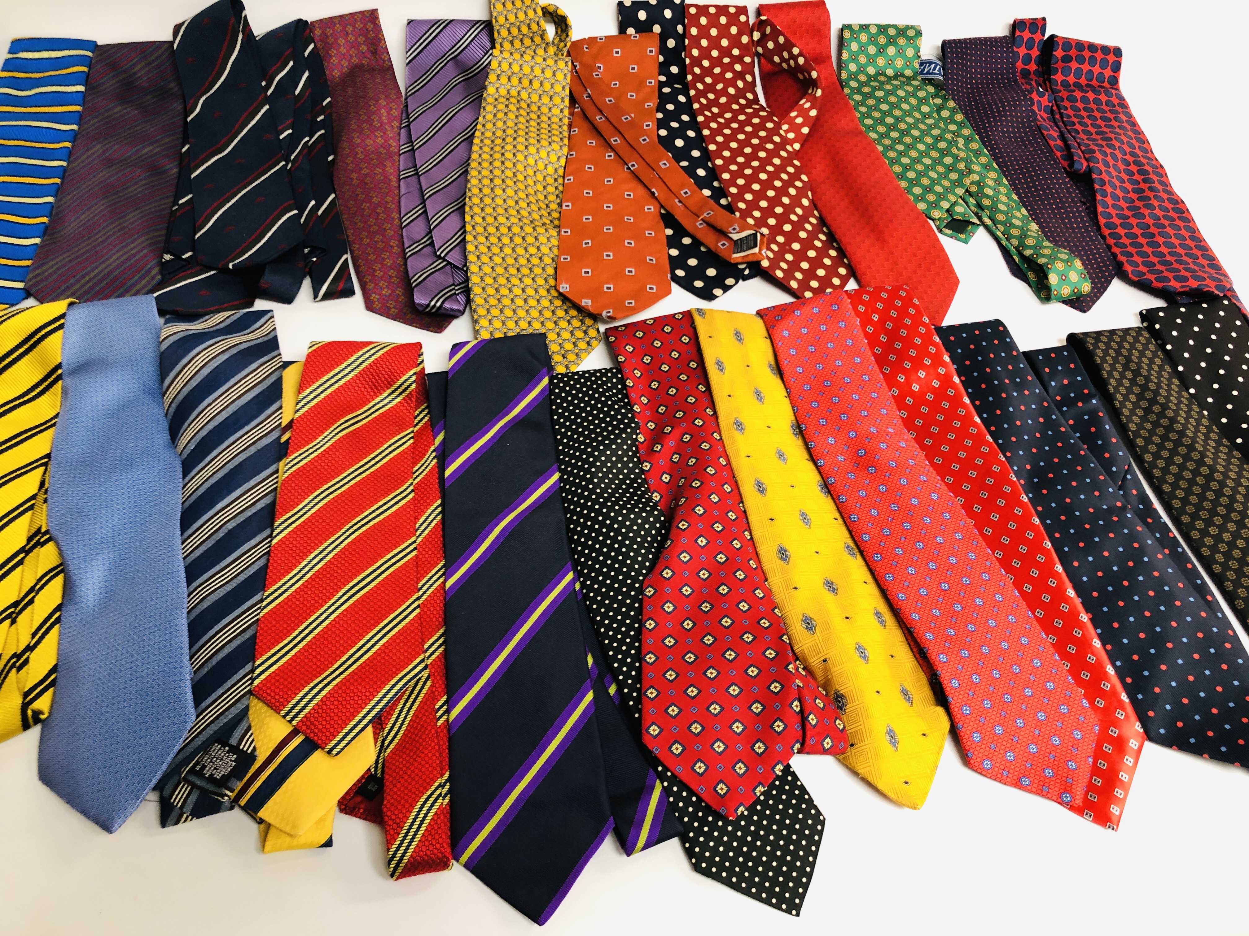 APPROXIMATELY 30 NECK TIES TO INCLUDE SILK, - Image 3 of 8