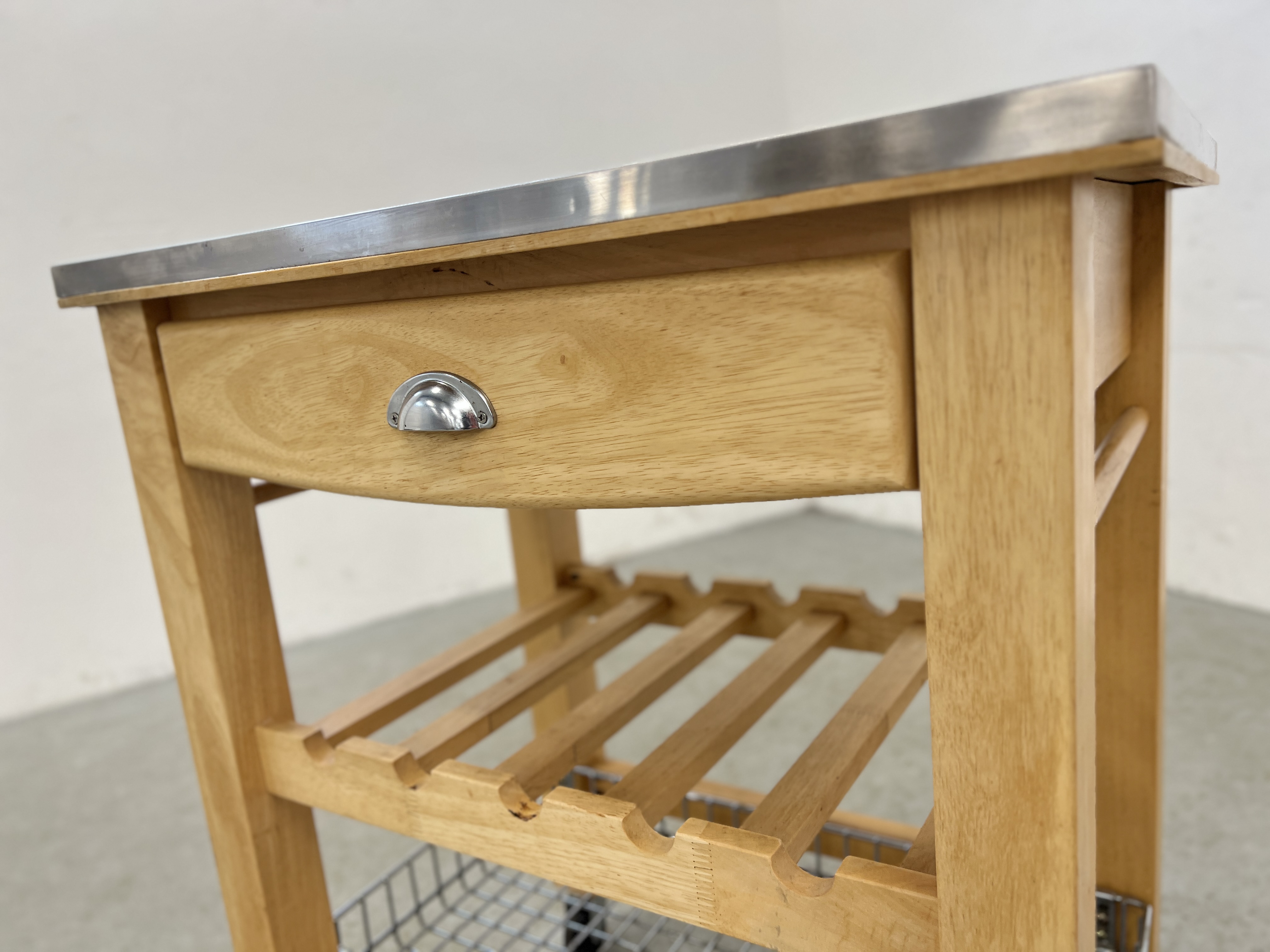 A SOLID BEECHWOOD CHEFS WORKSTATION WITH STAINLESS STEEL TOP WIDTH 70CM. DEPTH 50CM. - Image 4 of 9