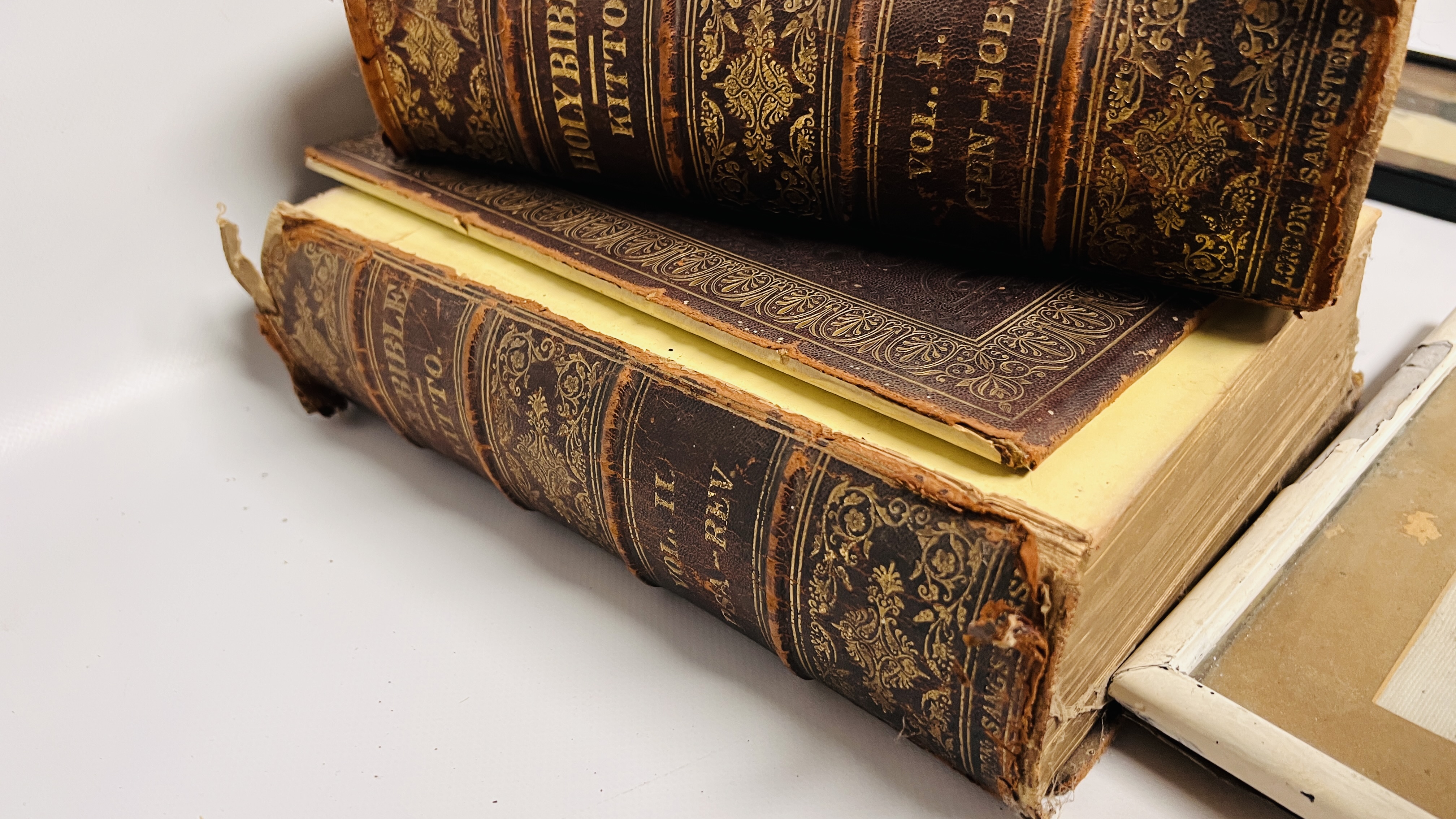 TWO VINTAGE VICTORIAN LEATHER BOUND BIBLES ALONG WITH A BOTANICAL SCHOOL BOOK AND FOUR JAPANESE - Image 8 of 9