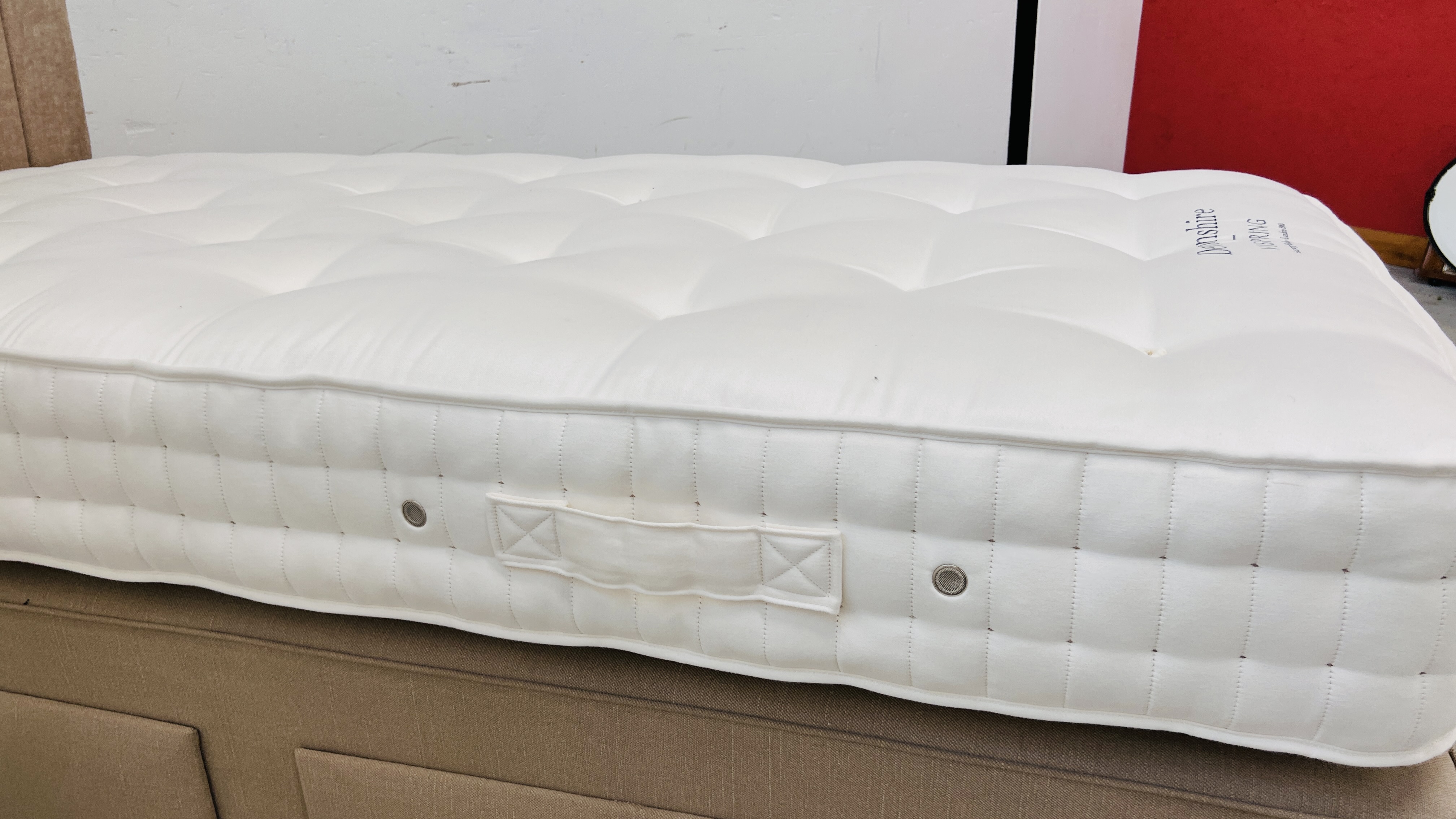 A DEVONSHIRE VISPRING LUXURY SINGLE DIVAN BED (DATE OF MANUFACTURE 3/6/21) - Image 13 of 16