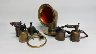 A GROUP OF 4 X VINTAGE BLOW TORCHES AND A VINTAGE BRASS HORN ALONG WITH A HEAVY BRASS SHIPS VENT H