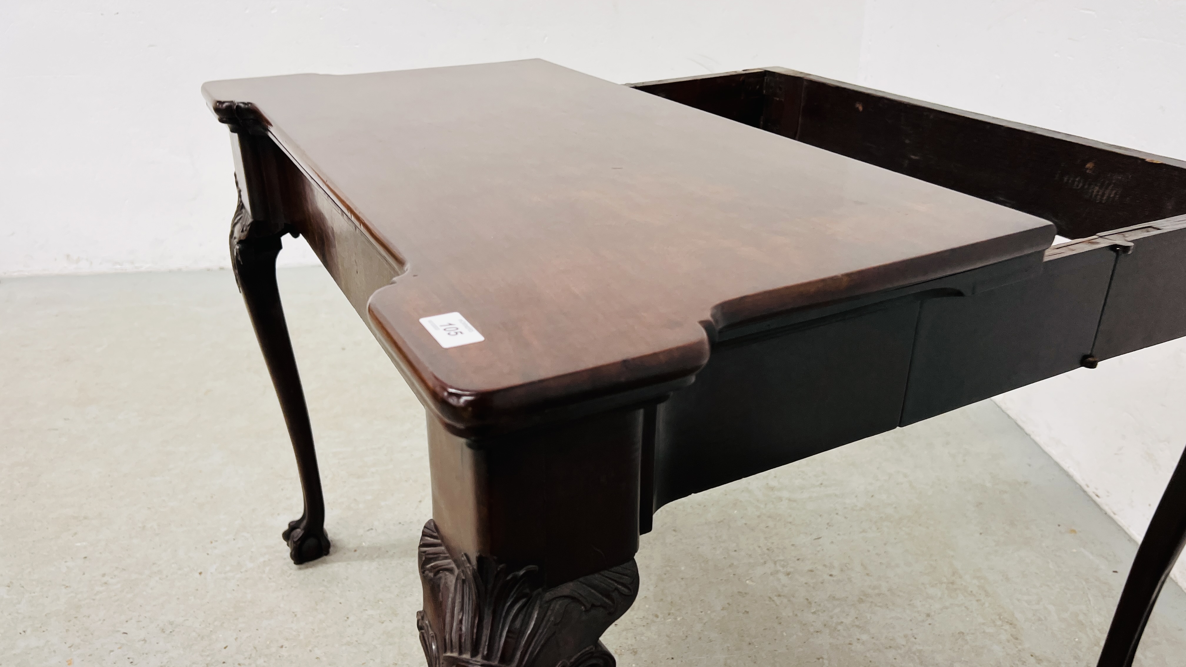 A GEORGE III MAHOGANY GAMING TABLE, THE TOP WITH GUINEA WELLS AND CANDLE CORNERS, - Image 16 of 22