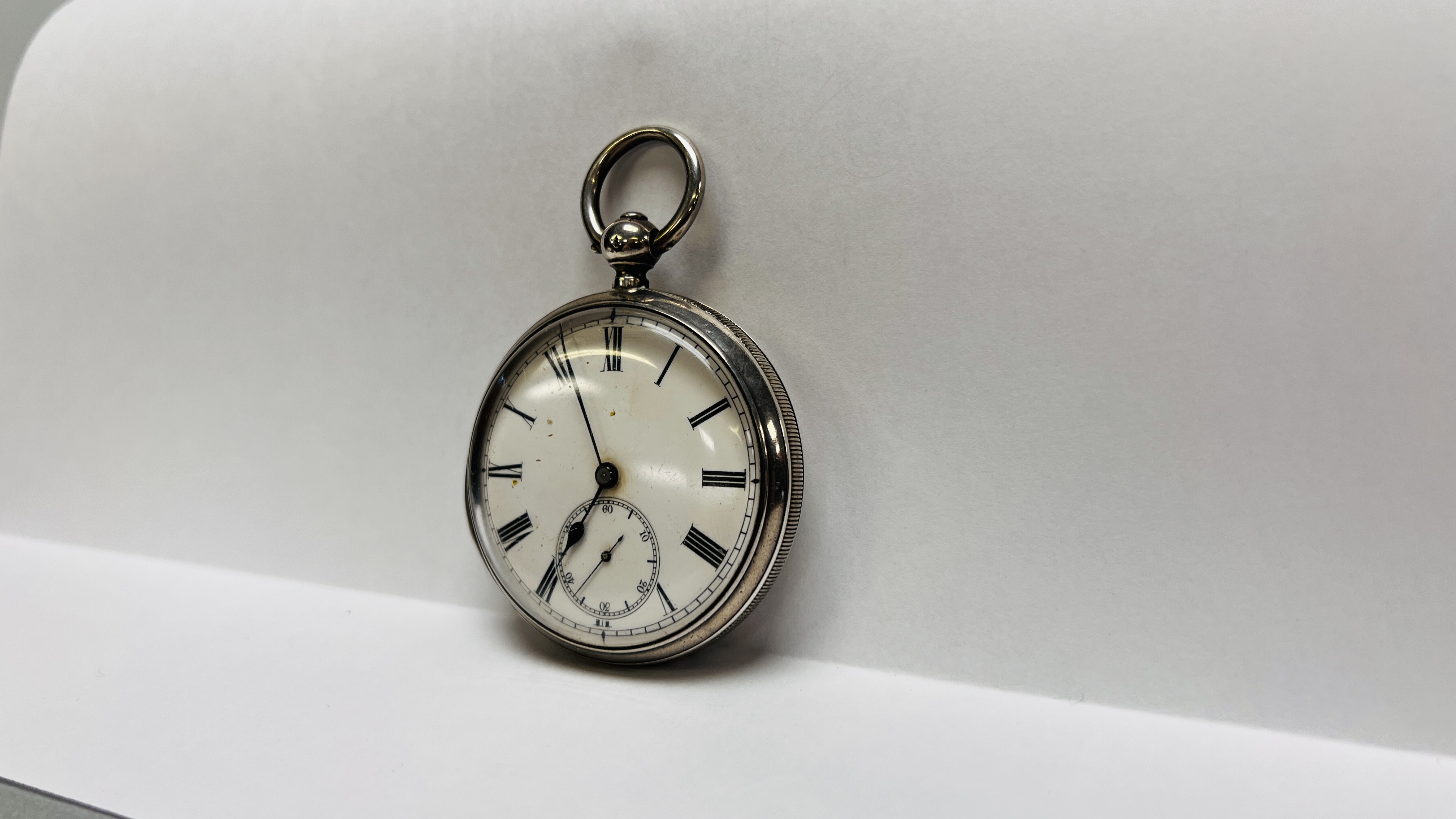 VINTAGE SILVER CASED POCKET WATCH MARKED 900 WITH ENAMELLED DIAL - Image 3 of 8