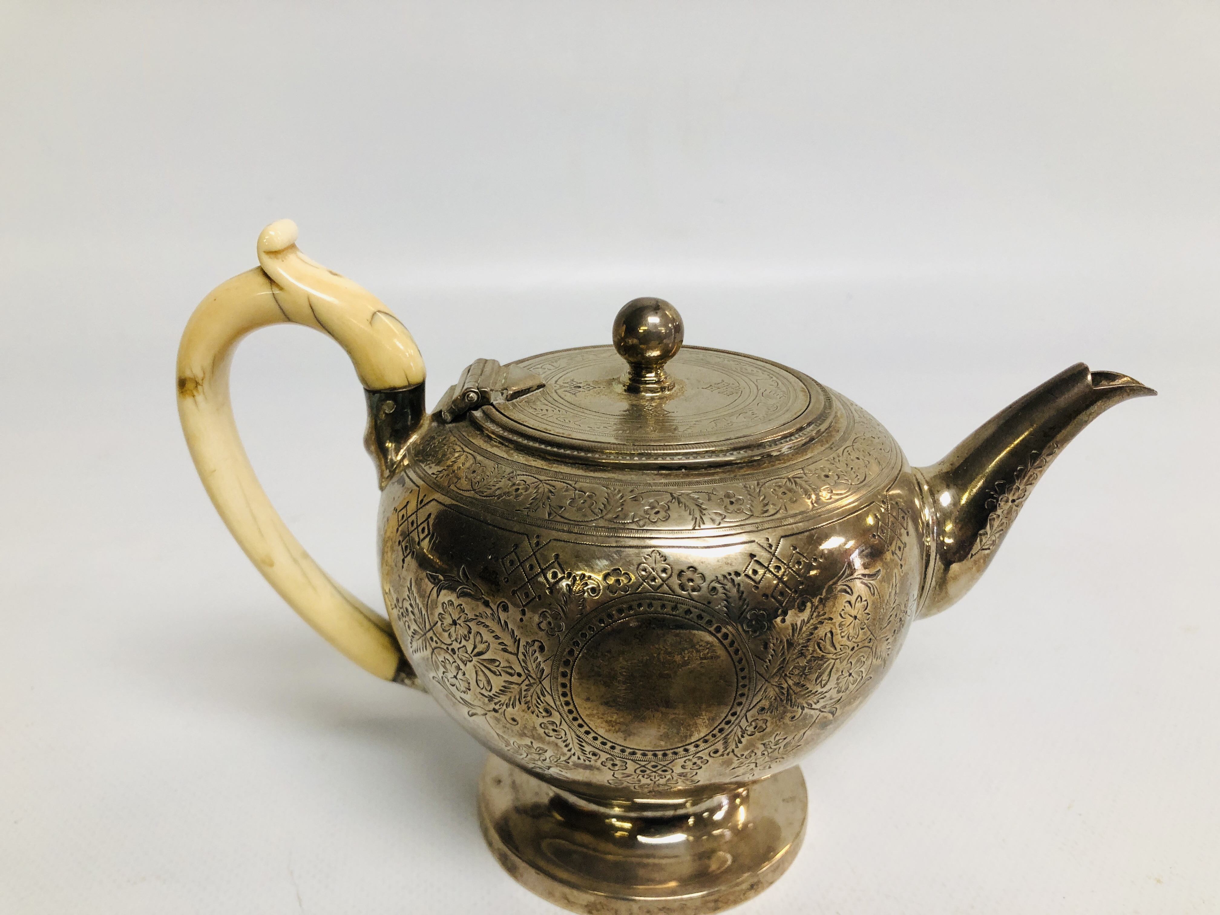 A VICTORIAN SILVER TEAPOT OF OVOID FORM THE BODY WITH VACANT CARTOUCHUS WITH IVORY HANDLE, BY G. - Image 6 of 11