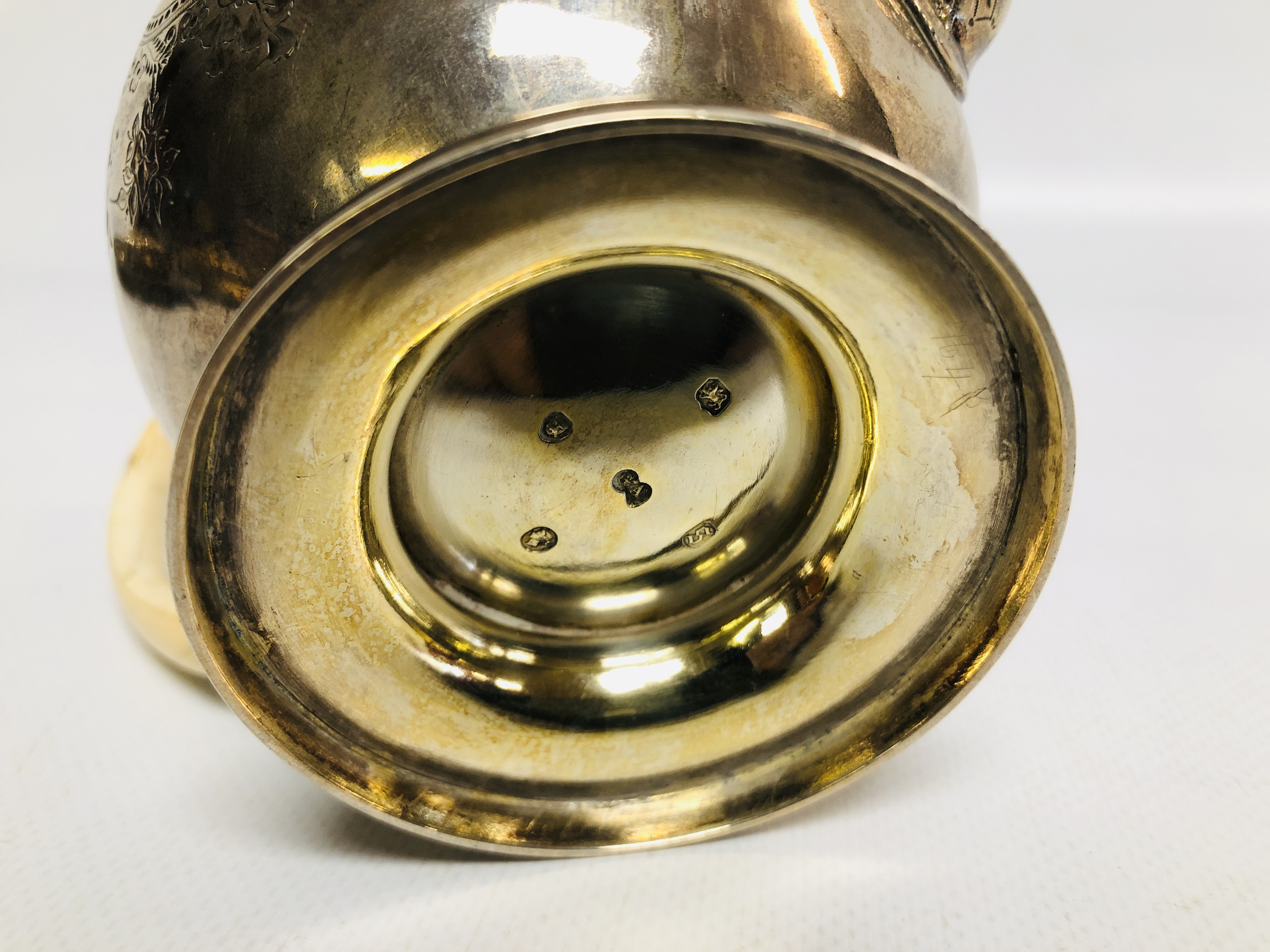 A VICTORIAN SILVER TEAPOT OF OVOID FORM THE BODY WITH VACANT CARTOUCHUS WITH IVORY HANDLE, BY G. - Image 10 of 11