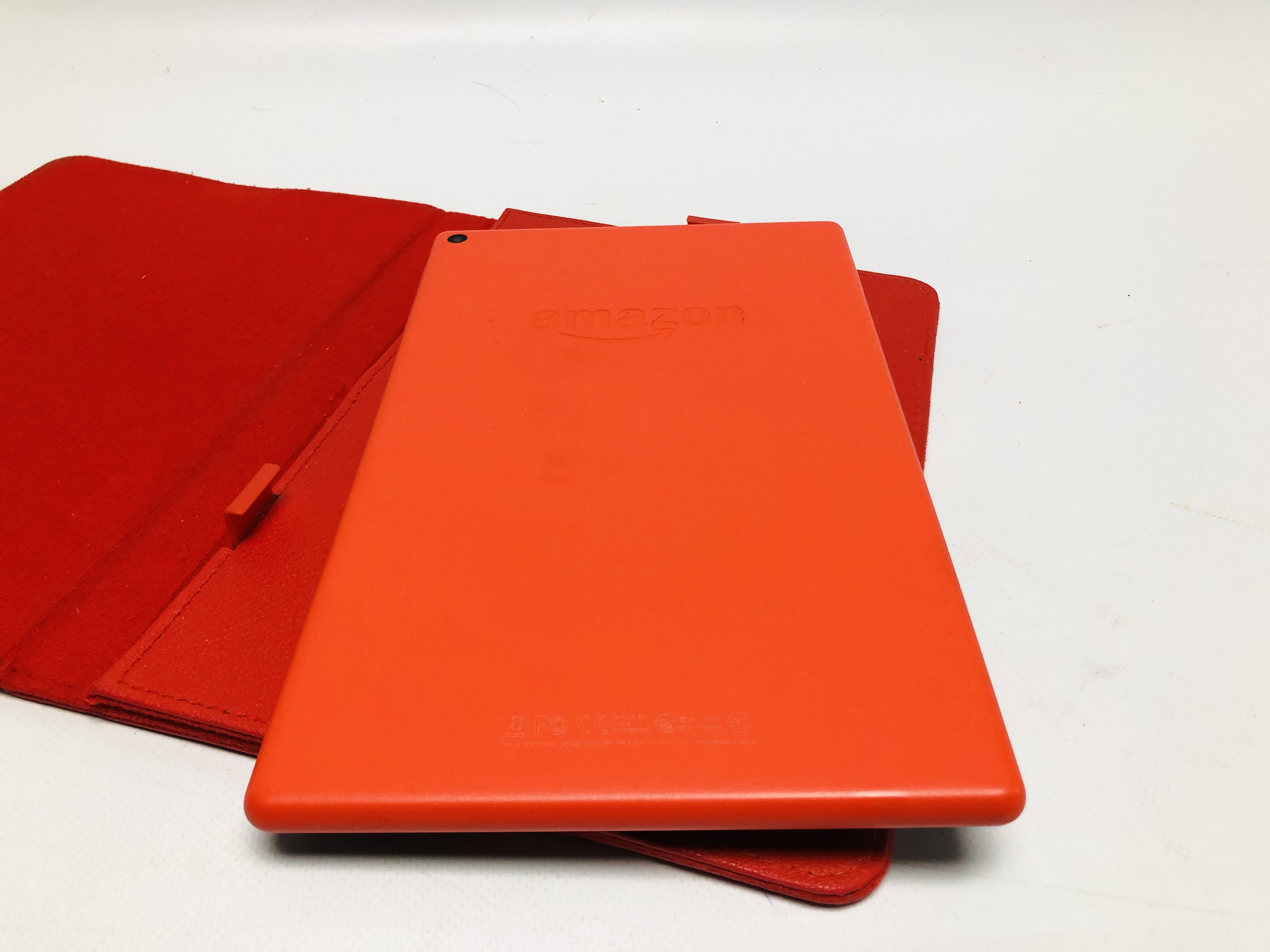 AMAZON FIRE TABLET IN CASE - SOLD AS SEEN - Image 2 of 4