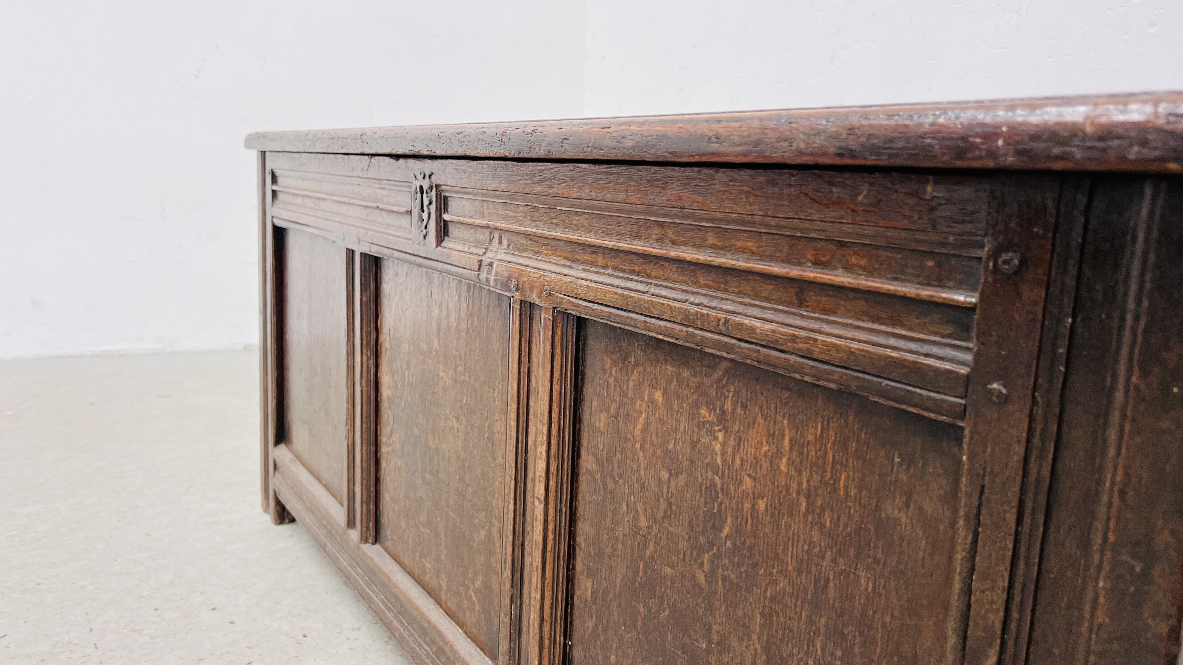 A LATE C17th OAK COFFER, W 132CM, D 54CM, H 58CM. - Image 7 of 20